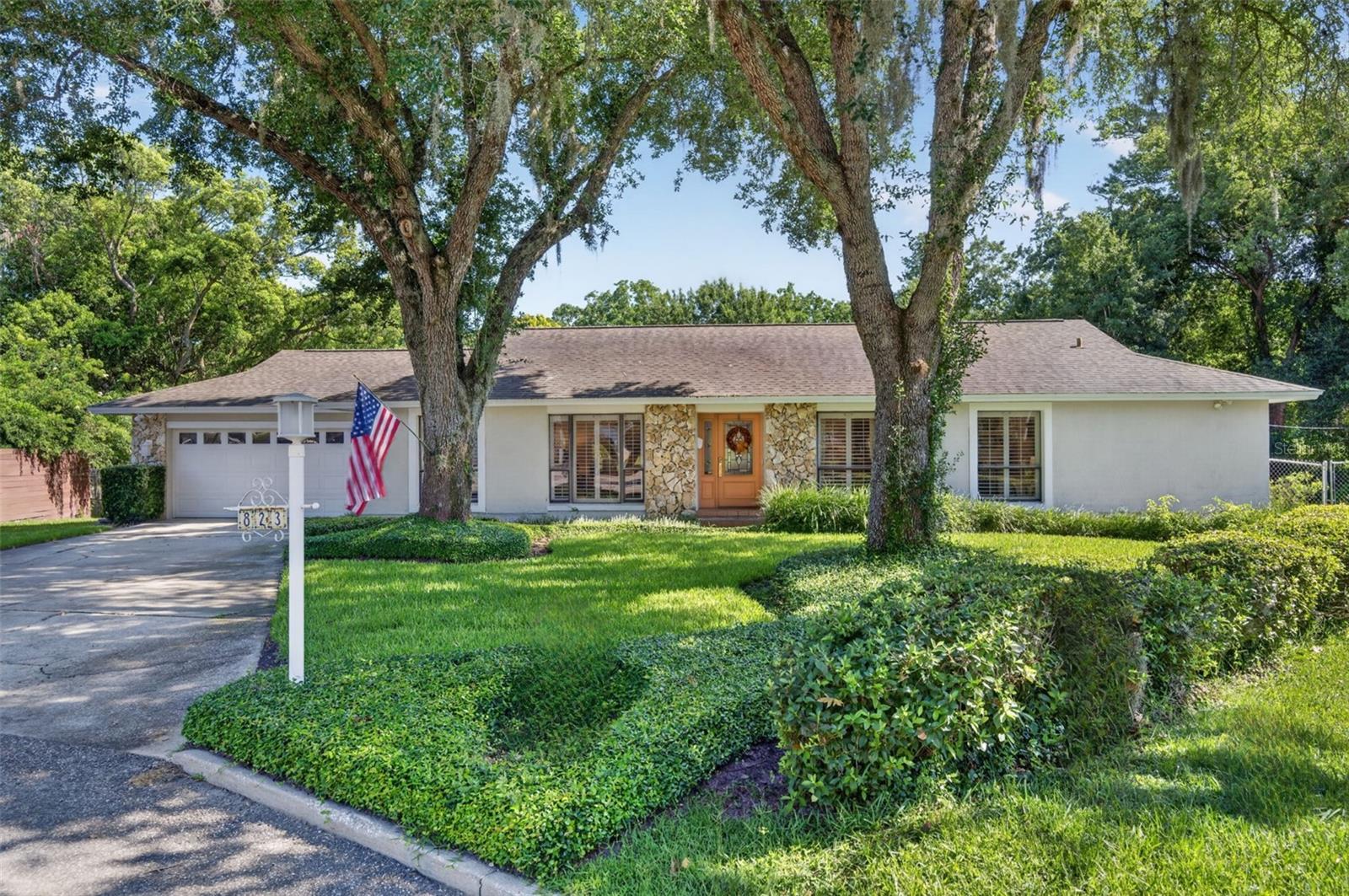 823 WOODS COURT Property Photo 1