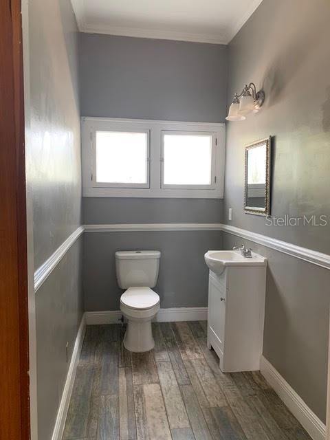 201 E Voorhis Ave Property Photo 9