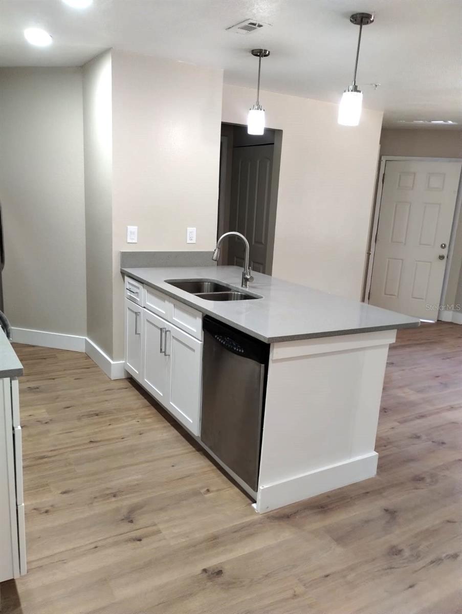 623 Dory Ln #306 Property Photo 6