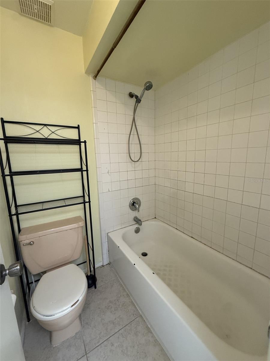 895 Park Lake Cir #75 Property Photo 11