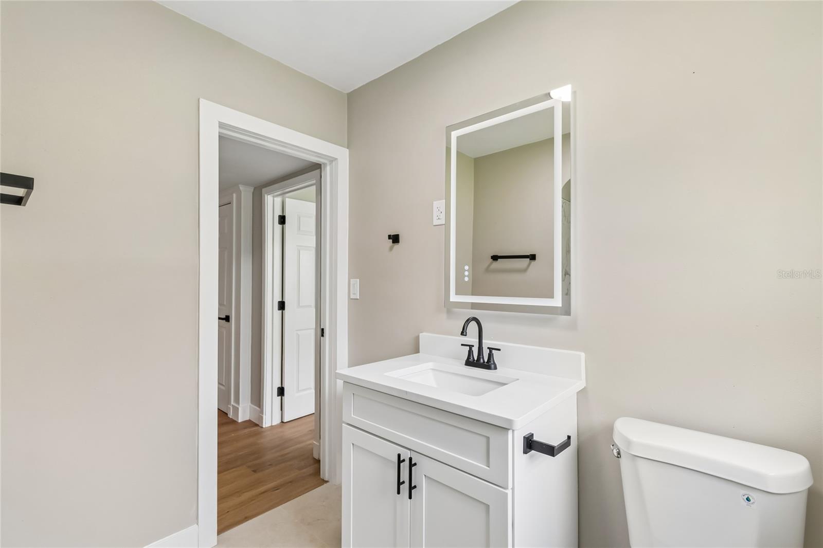 400 Plumosa Dr Property Photo 56