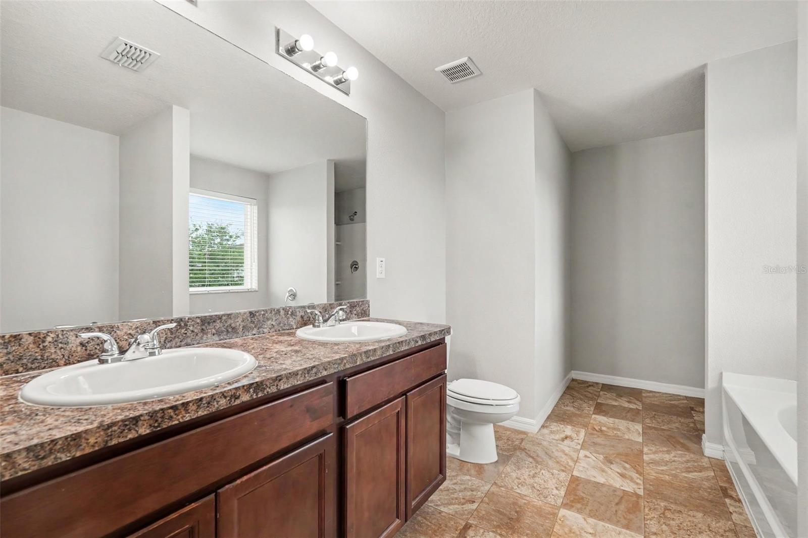 4189 High Ridge Ave Property Photo 15