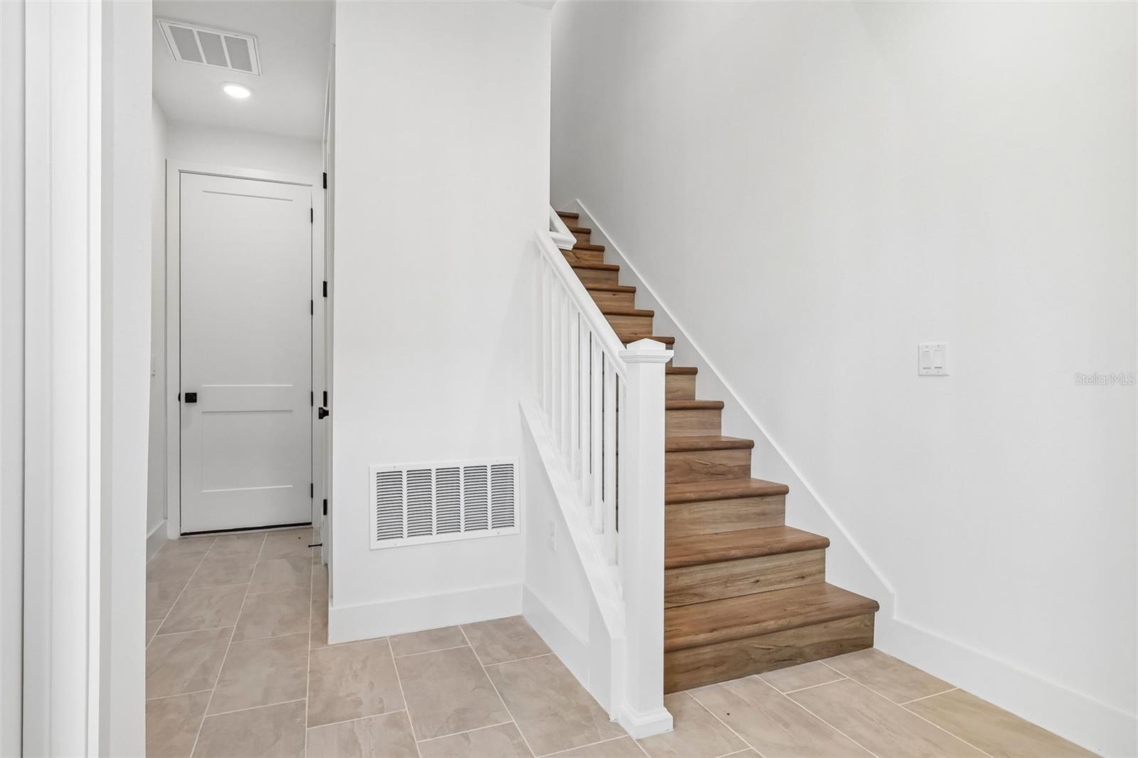 15075 Groveside Rd Property Photo 6