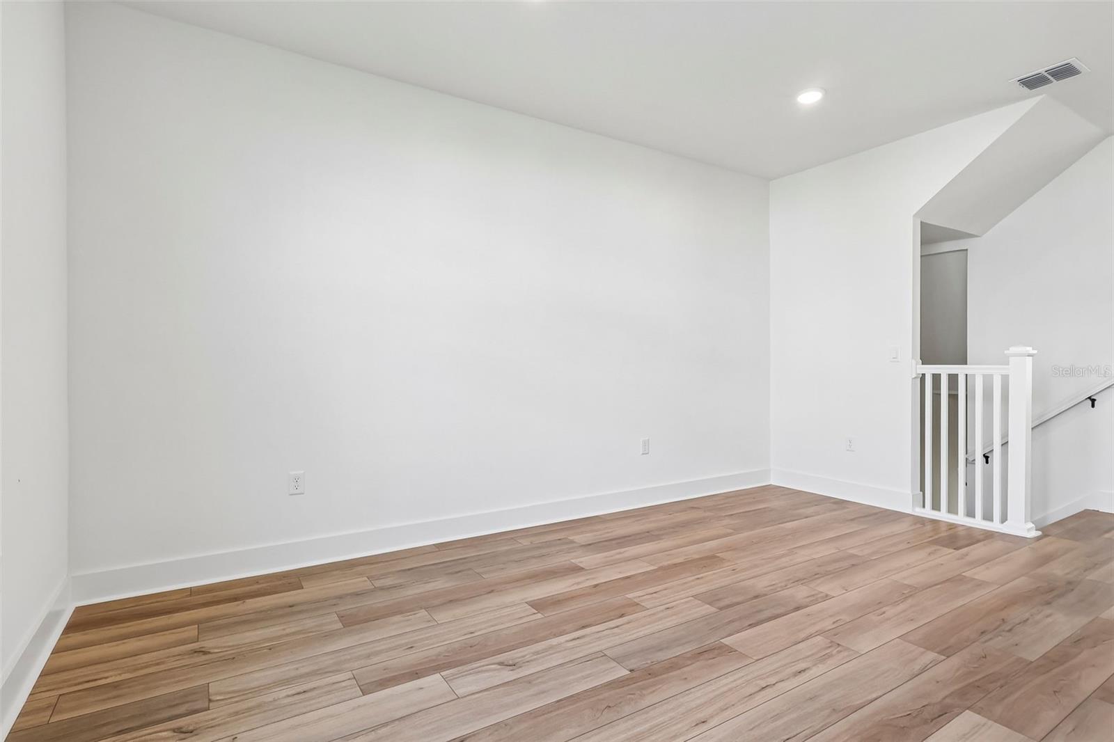 15075 Groveside Rd Property Photo 8