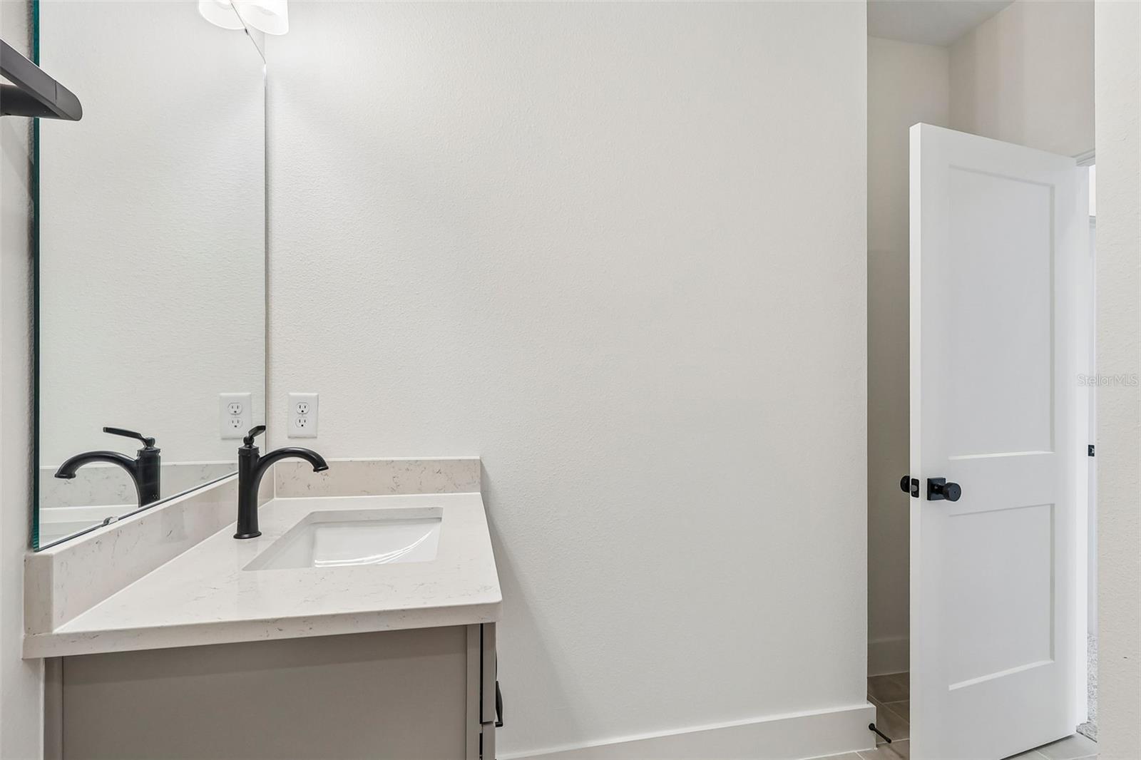 15075 Groveside Rd Property Photo 25