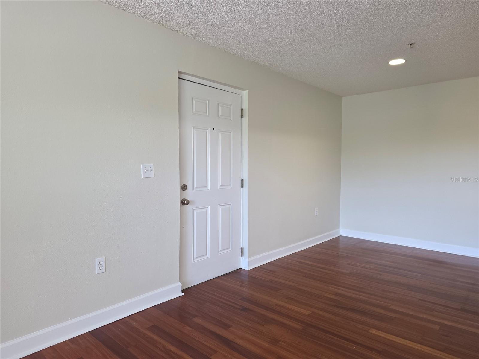 2031 Dixie Belle Dr #2031i Property Photo 4