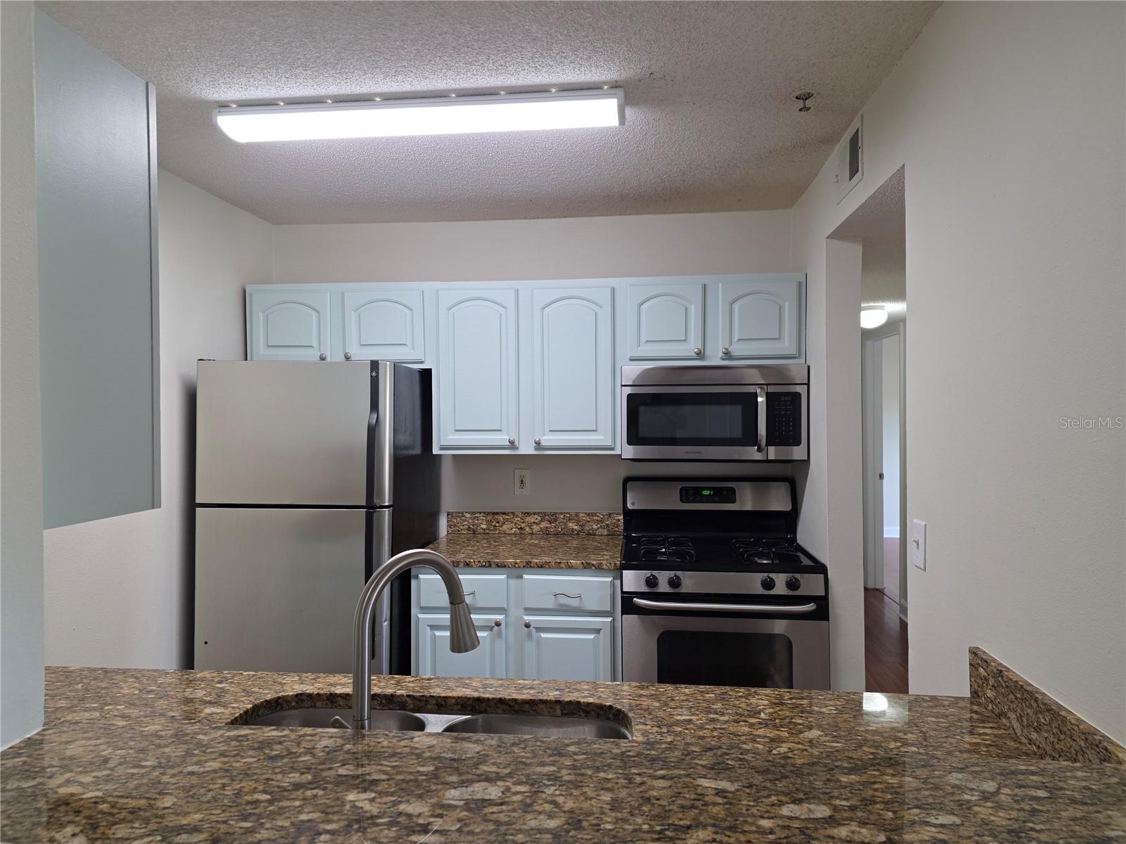 2031 Dixie Belle Dr #2031i Property Photo 8