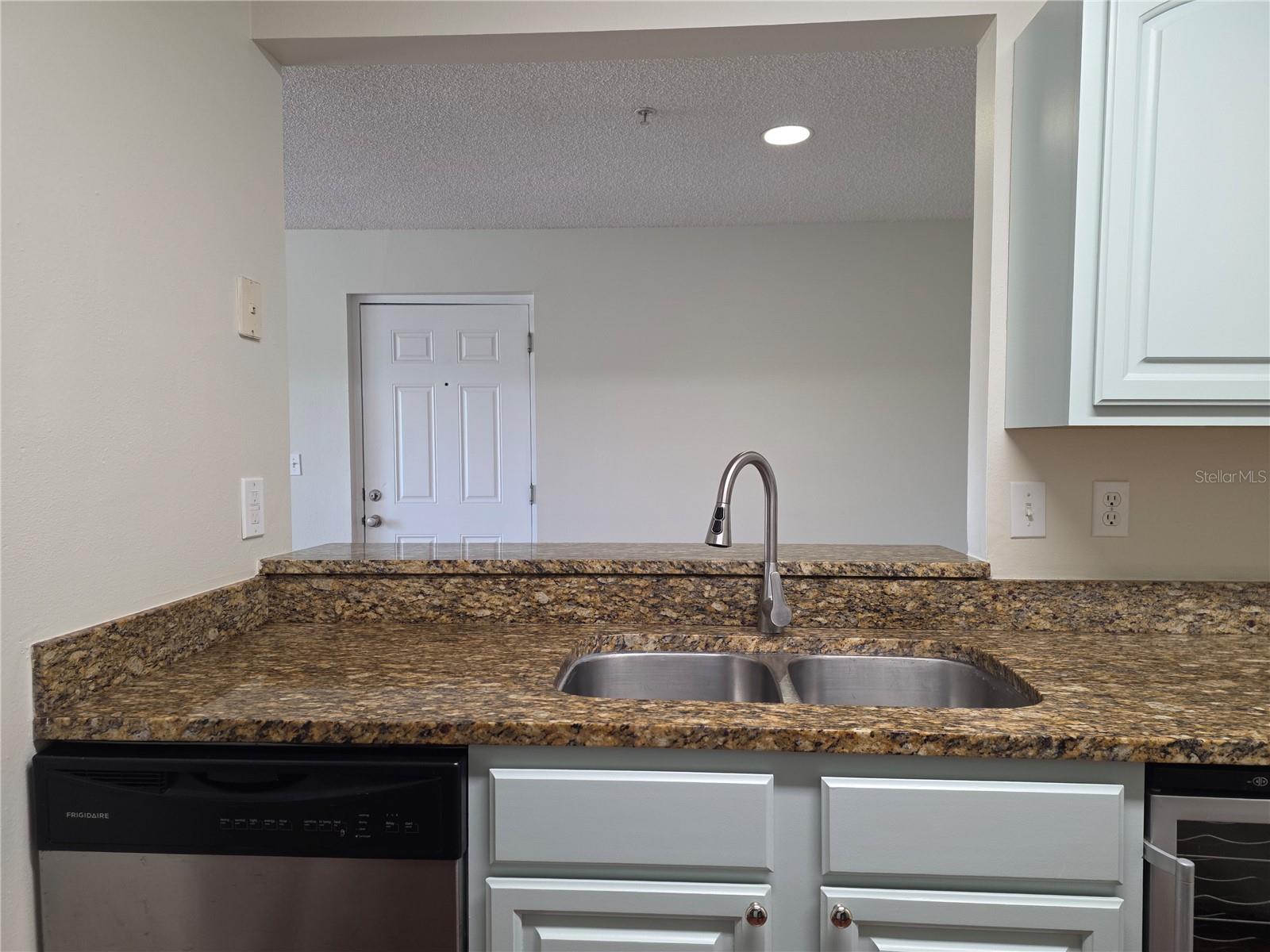 2031 Dixie Belle Dr #2031i Property Photo 12