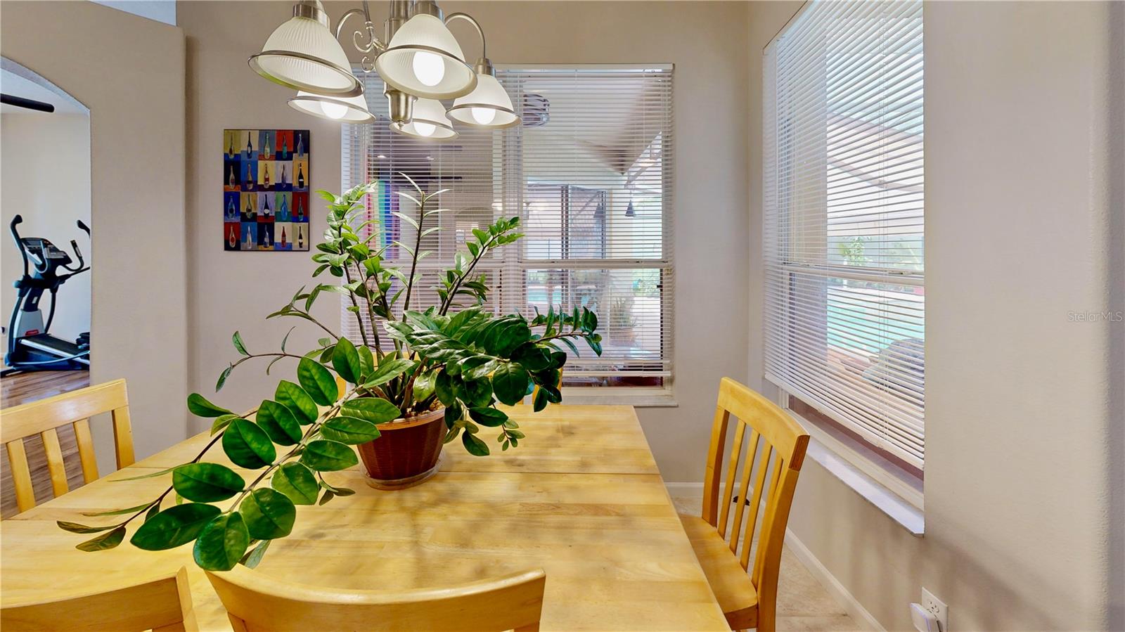 9101 Woodbridge Oak Ter Property Photo 6