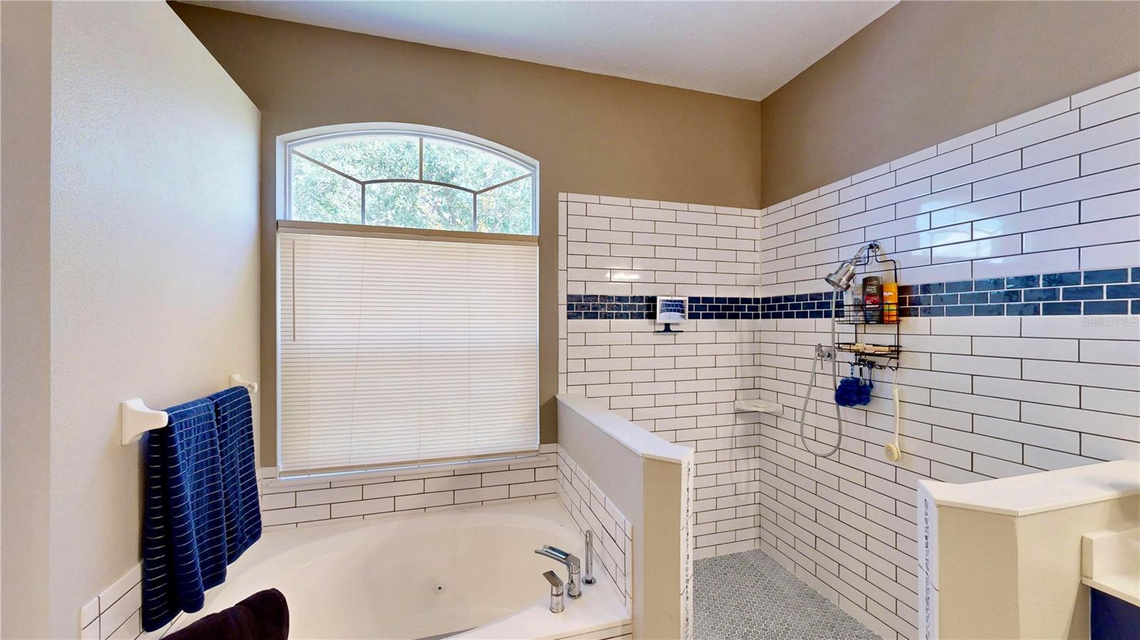 9101 Woodbridge Oak Ter Property Photo 46
