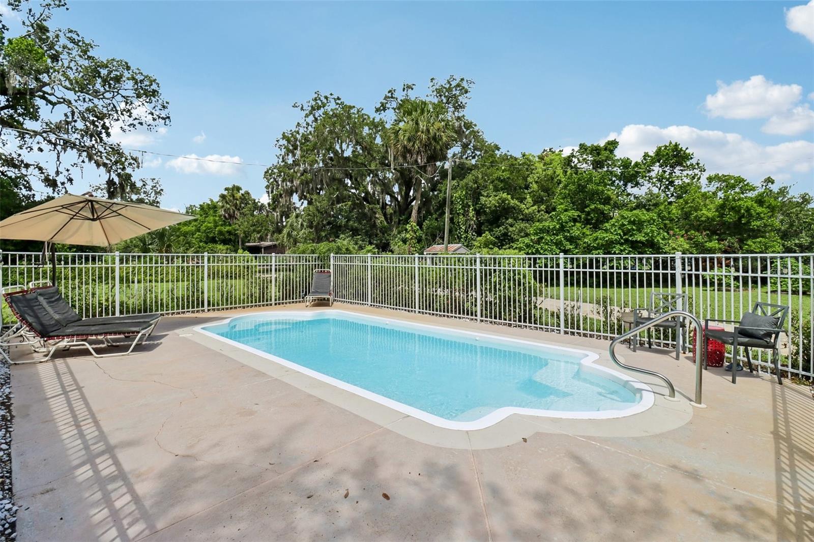 649 Glenway Dr Property Photo 42