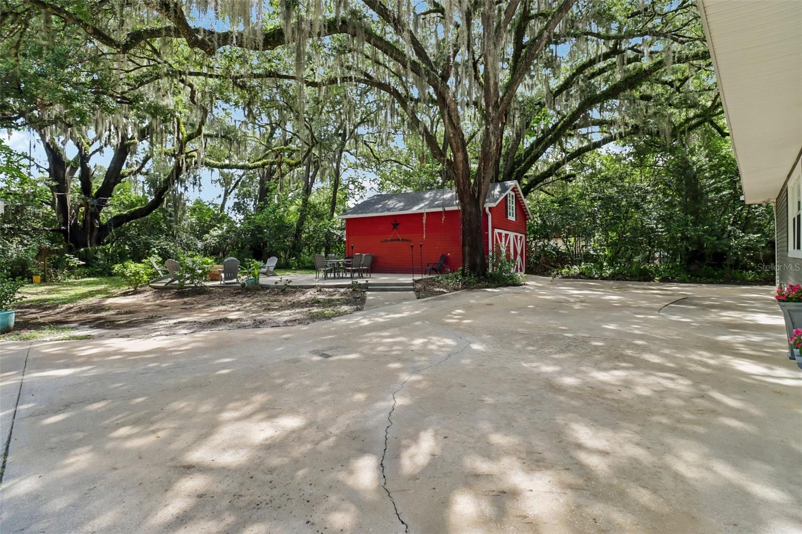 649 Glenway Dr Property Photo 45