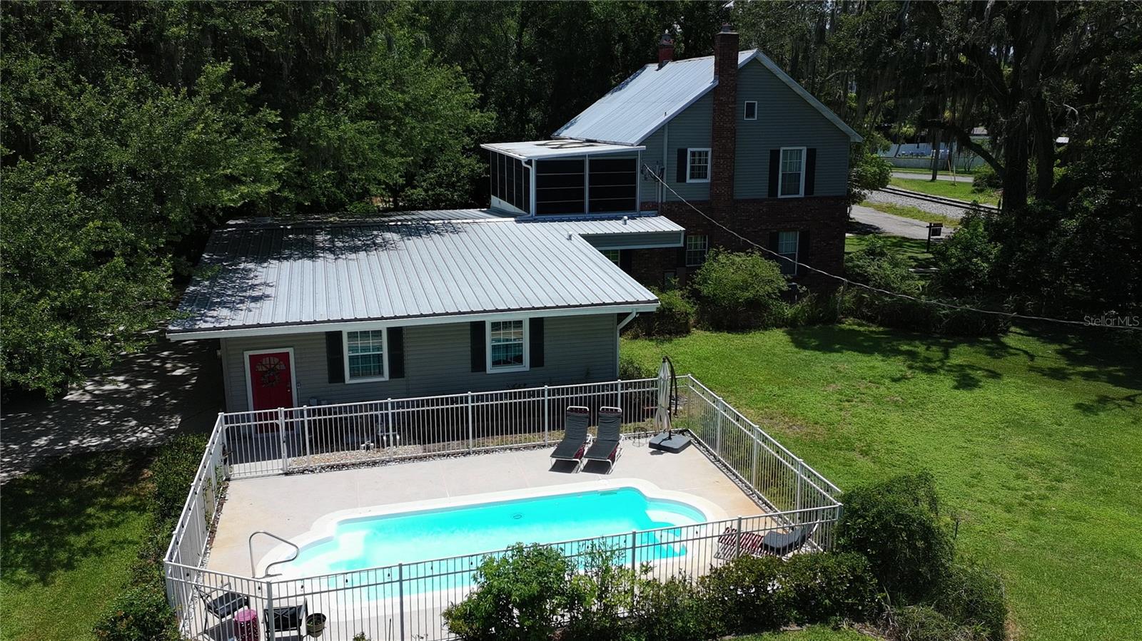 649 Glenway Dr Property Photo 49