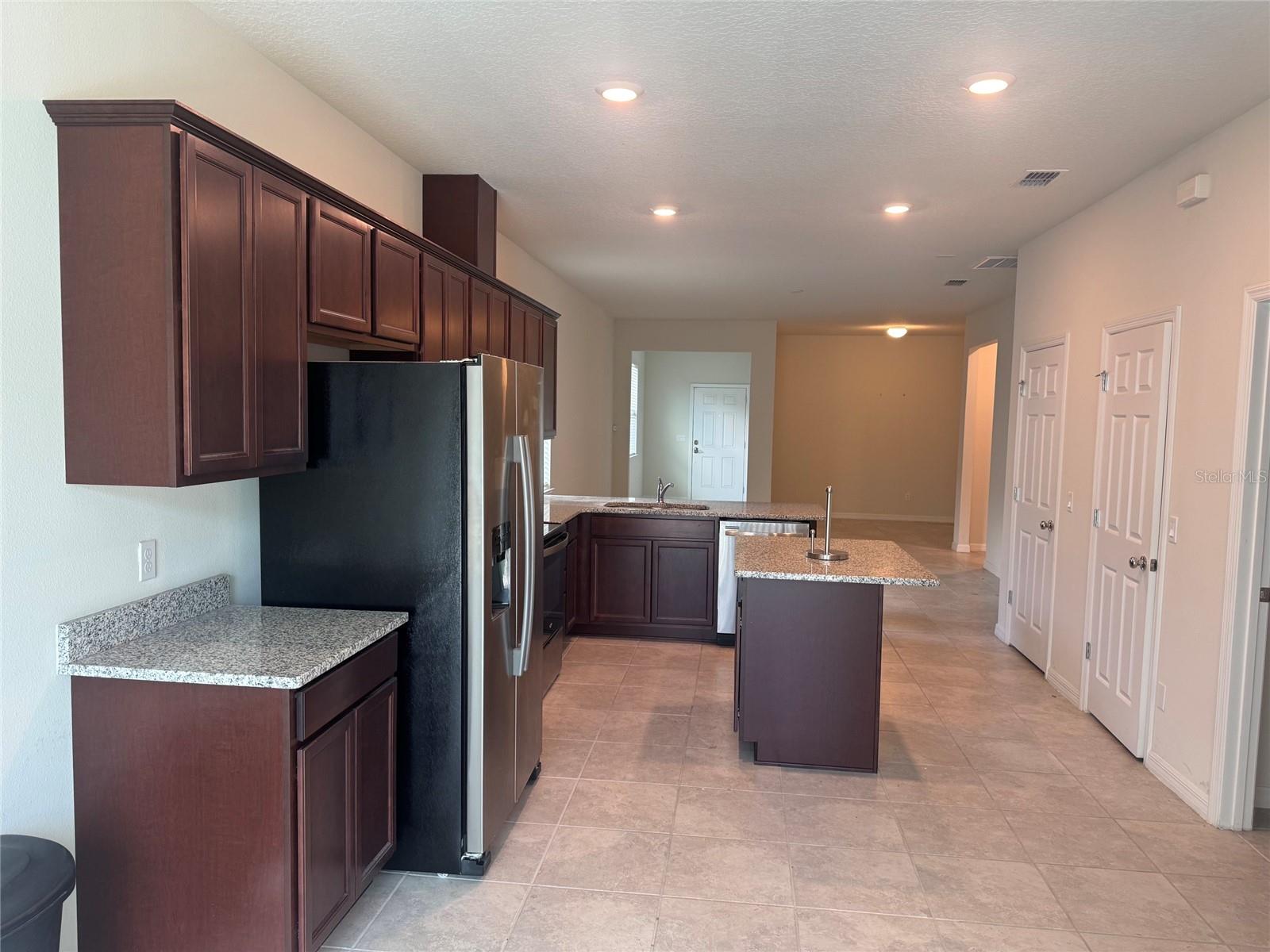 5160 Chickadee St Property Photo 5