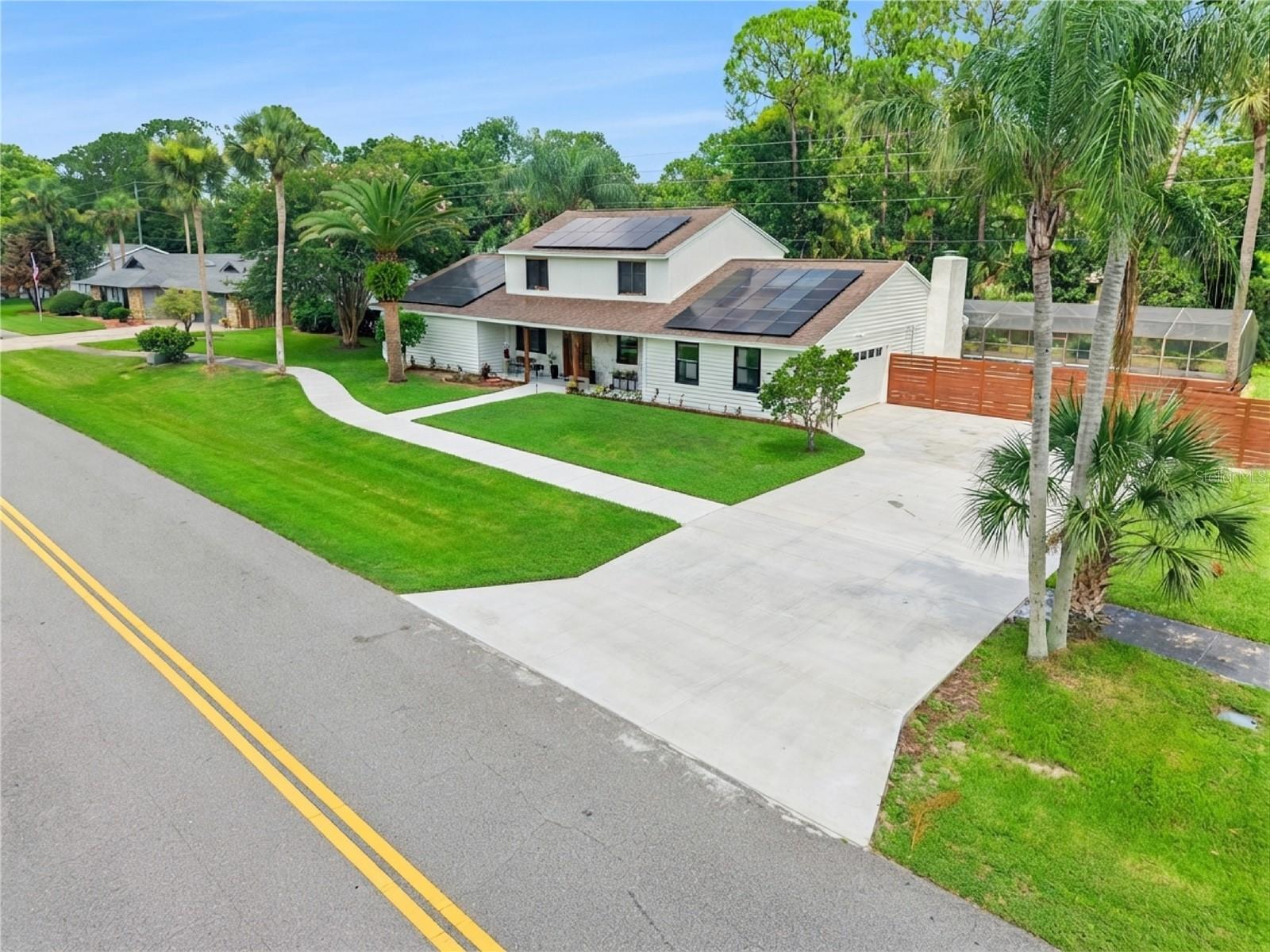 537 Pelican Bay Dr Property Photo 2