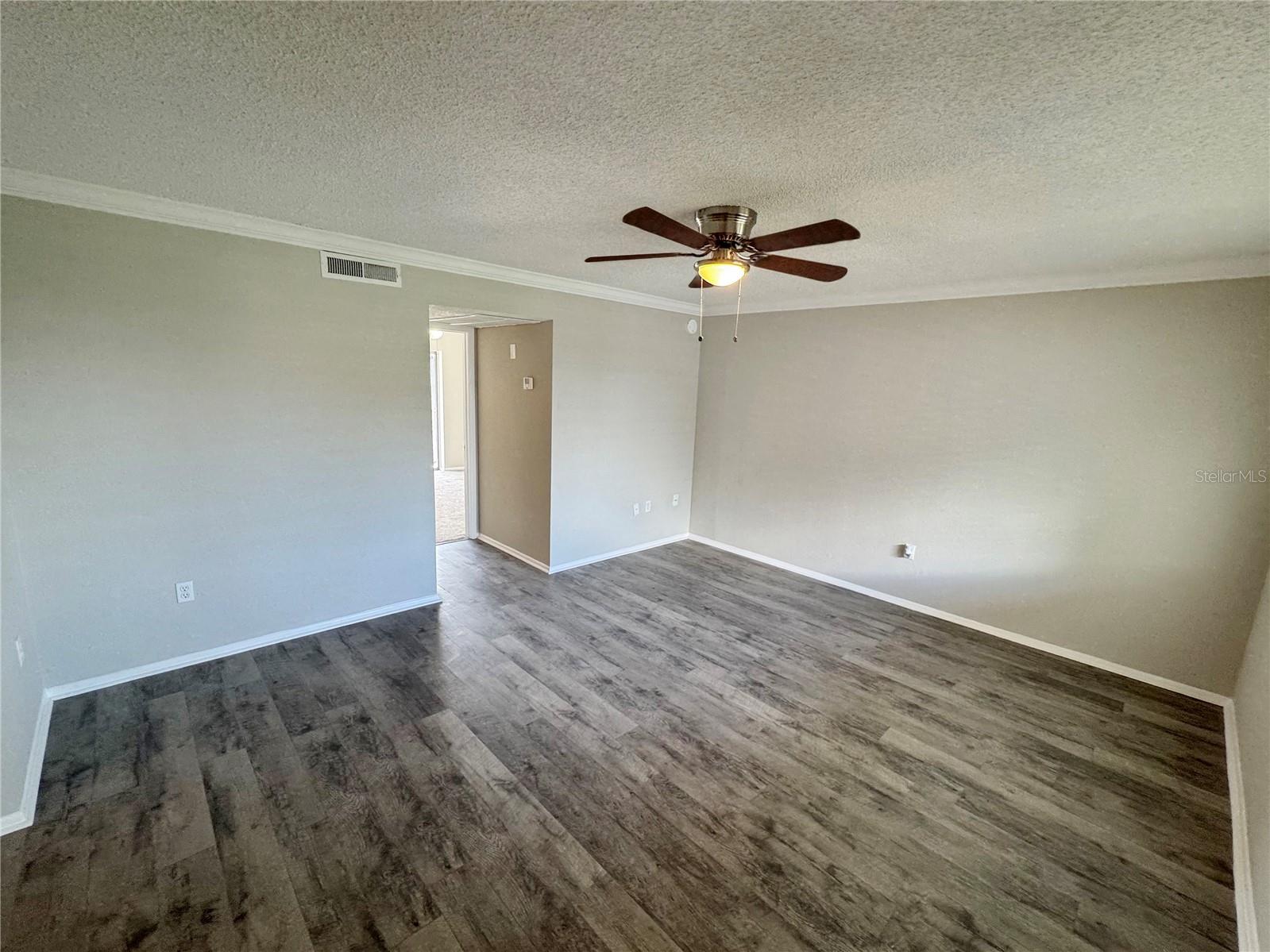115 Oyster Bay Cir #300 Property Photo 7