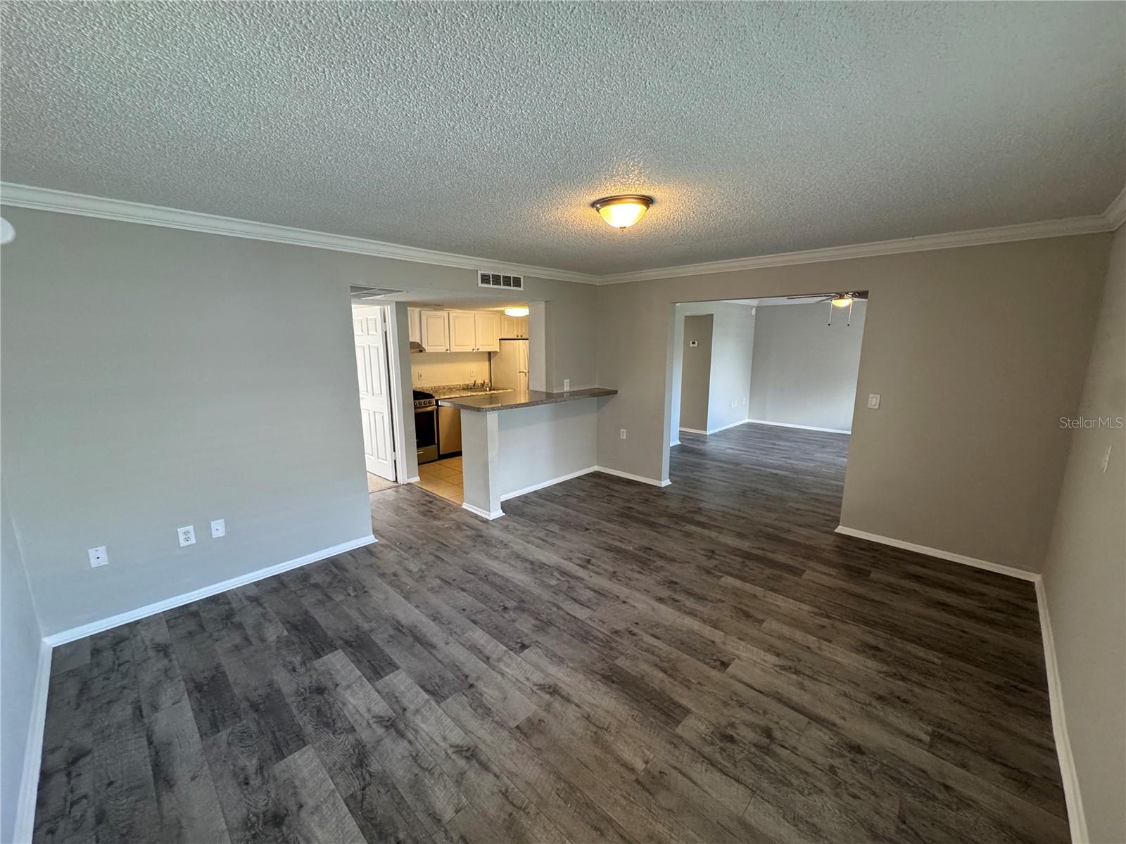 115 Oyster Bay Cir #300 Property Photo 9