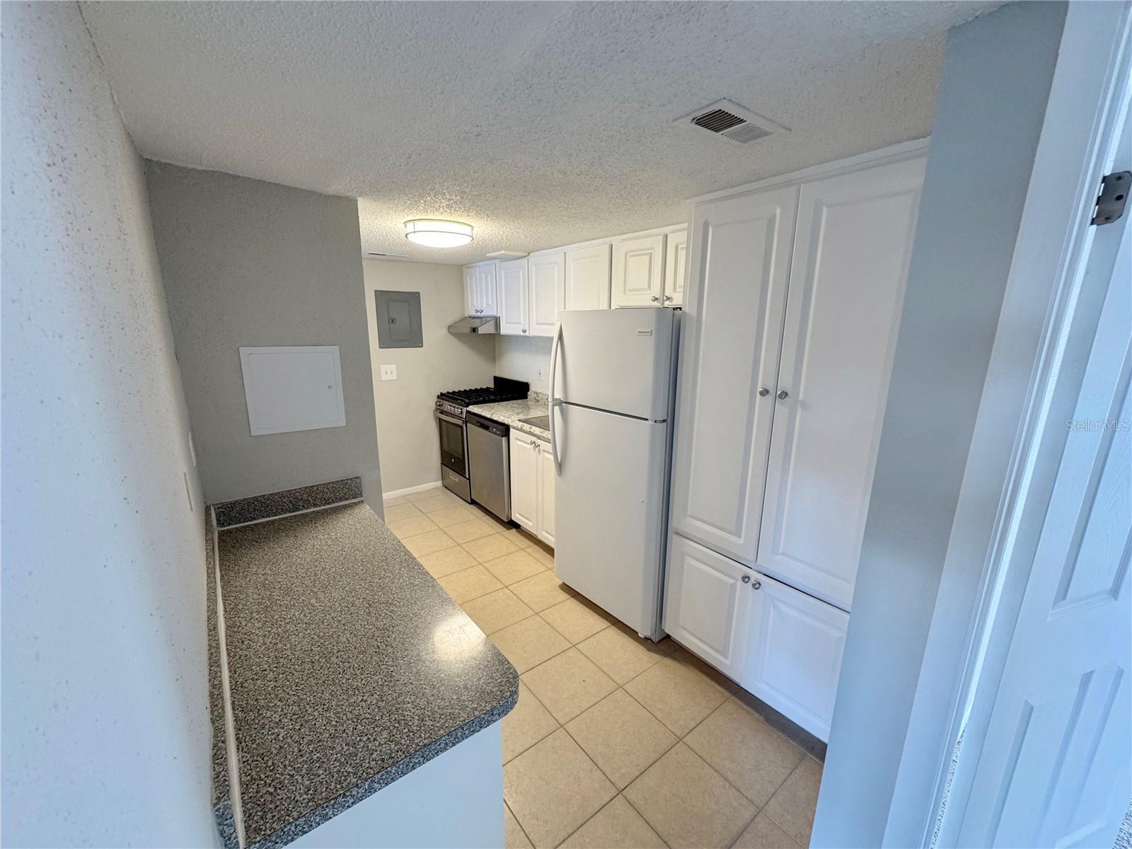 115 Oyster Bay Cir #300 Property Photo 14