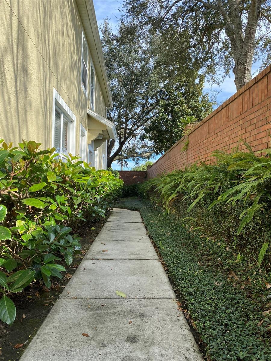 O6422736 Property Photo 2