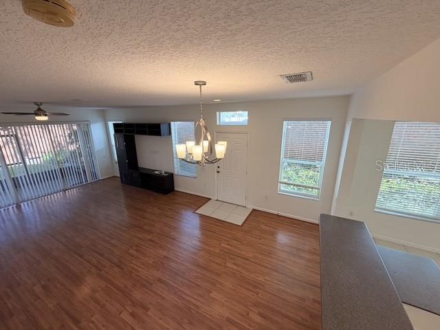 O6422736 Property Photo 3