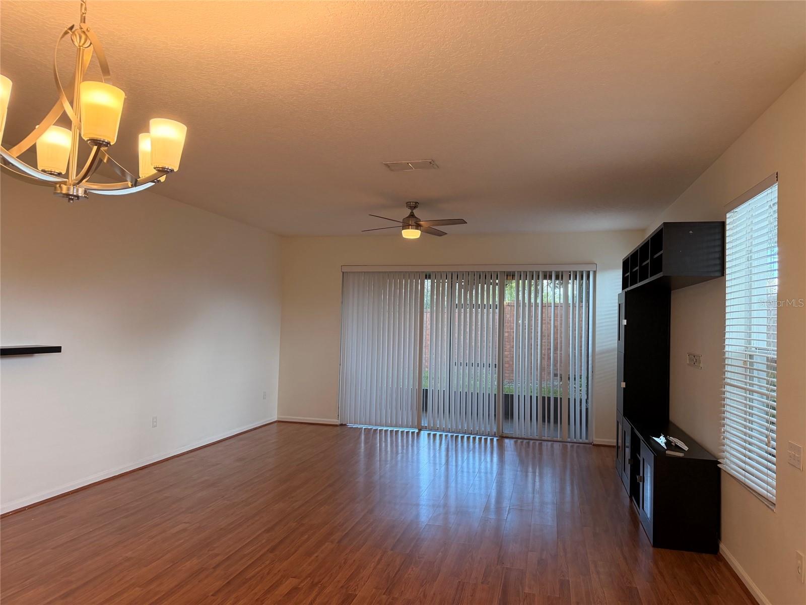 O6422736 Property Photo 4