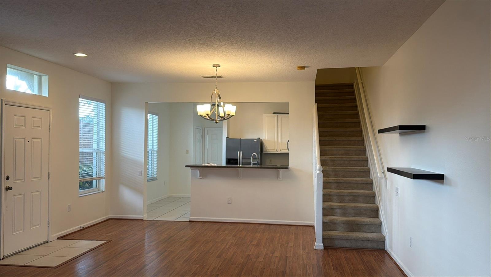 O6422736 Property Photo 6