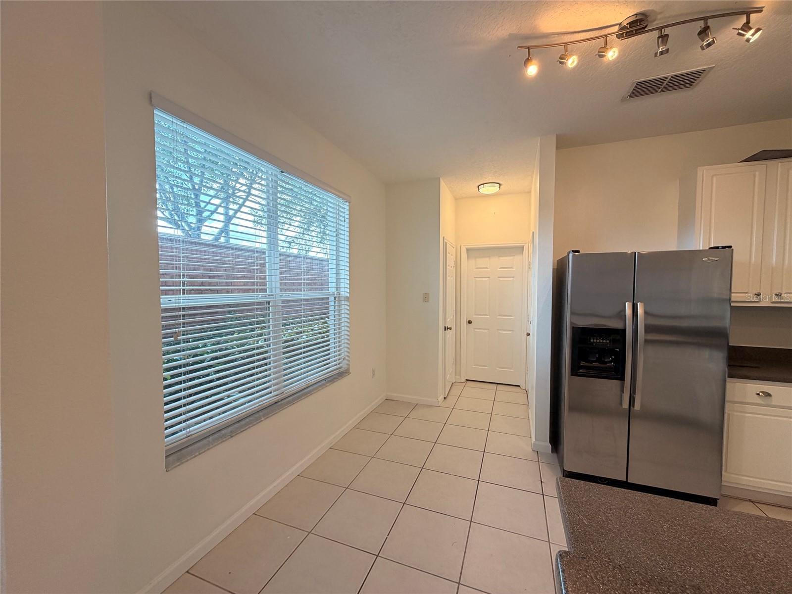 O6422736 Property Photo 10