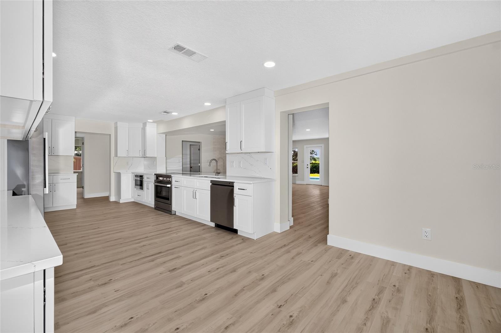 1225 Hoffner Ave Property Photo 16