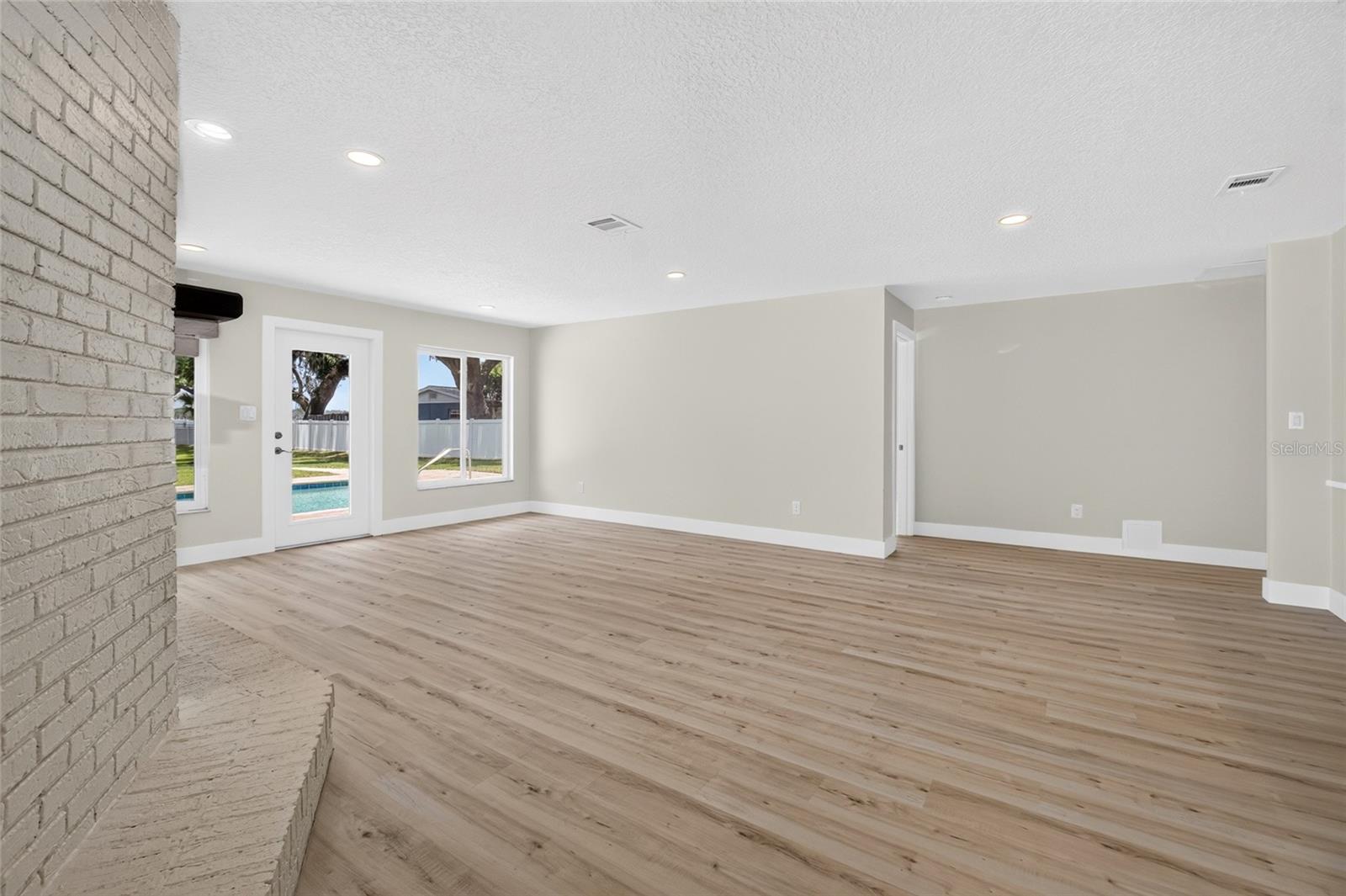 1225 Hoffner Ave Property Photo 18