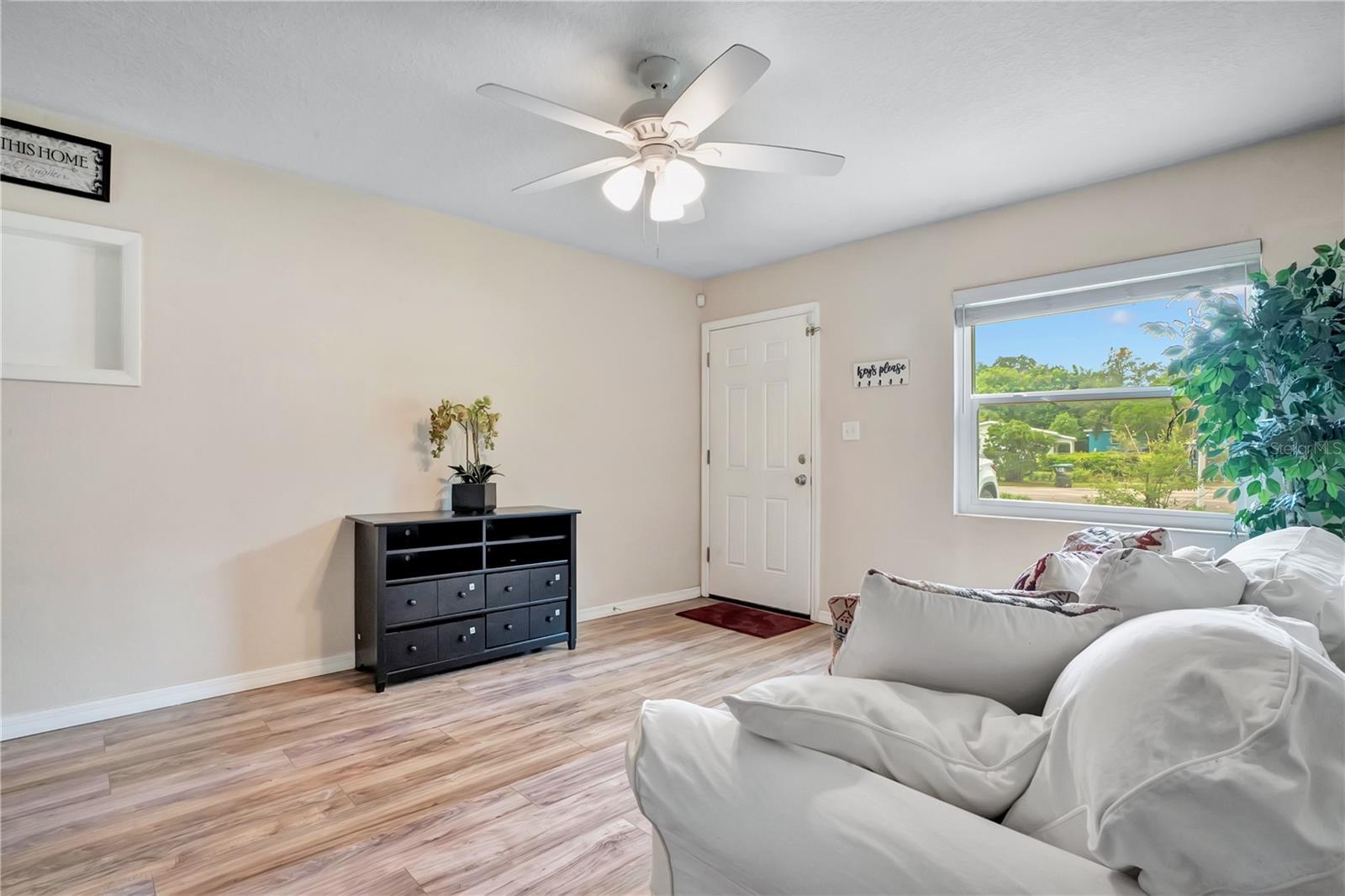 4901 Bristol Ct Property Photo 2