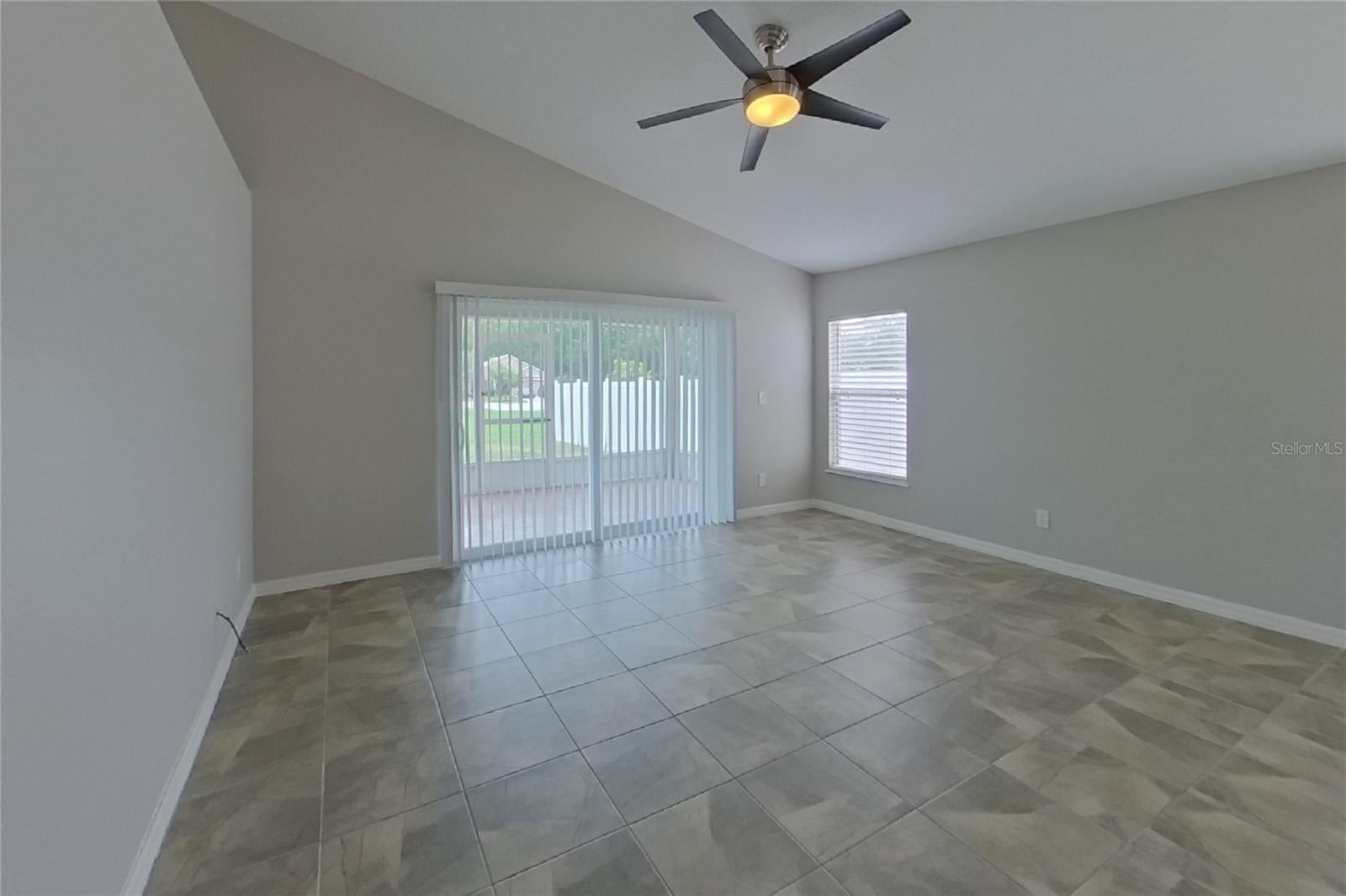 O6422813 Property Photo 3