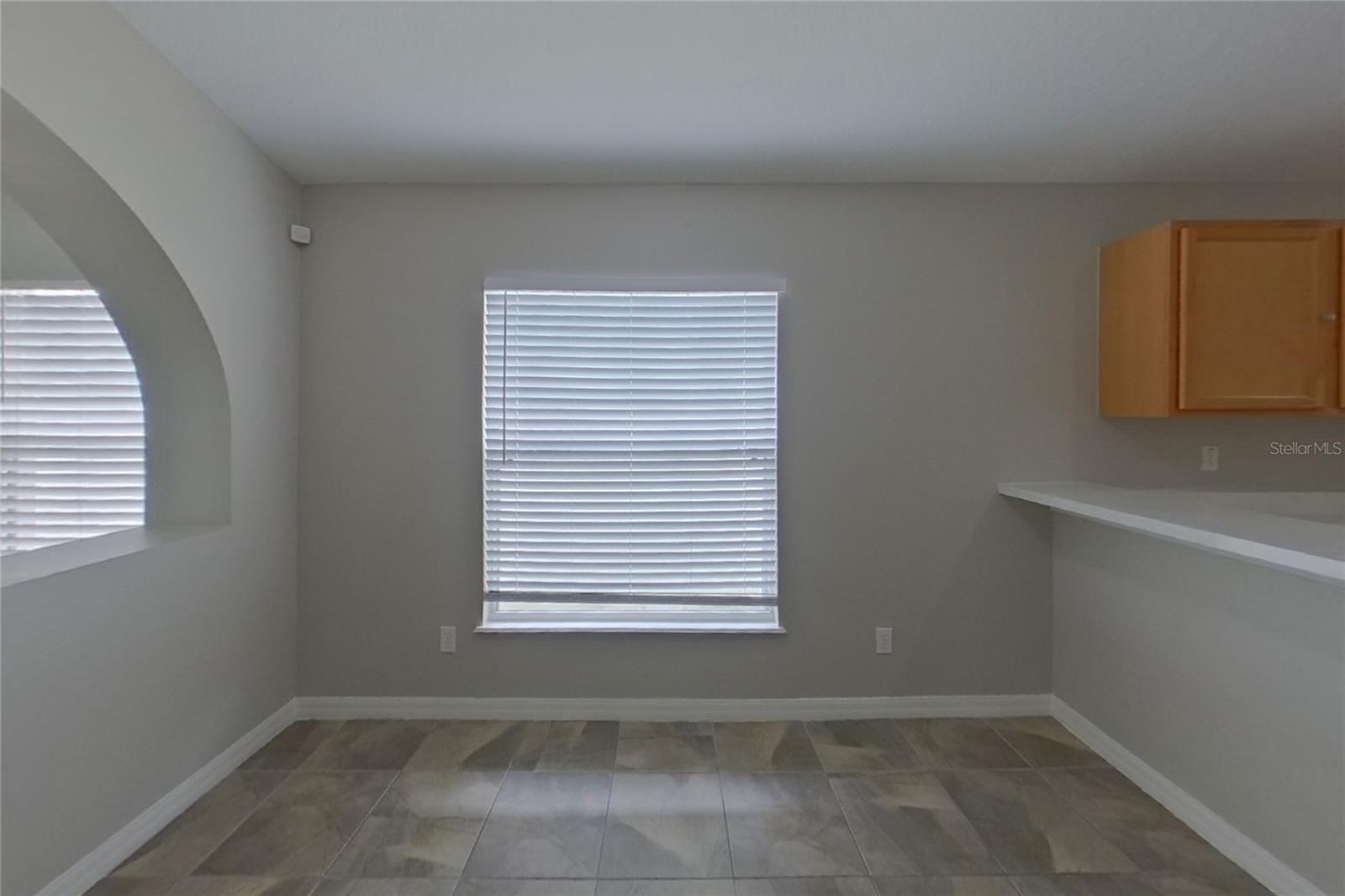 O6422813 Property Photo 5