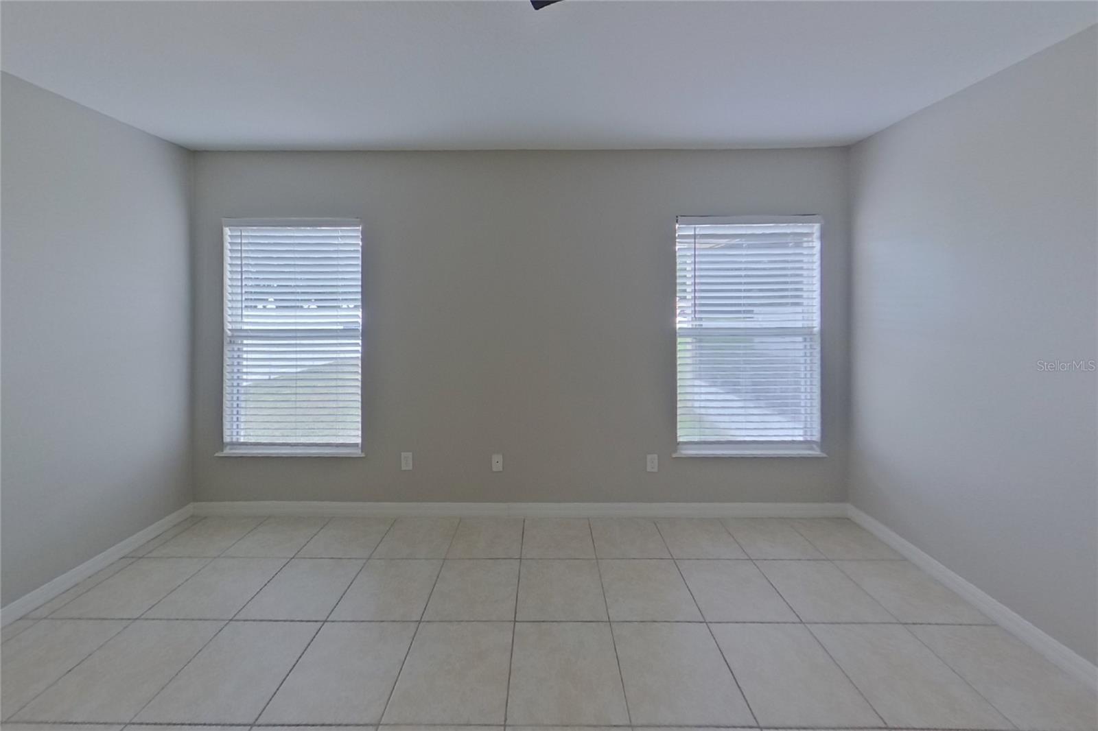 O6422813 Property Photo 8