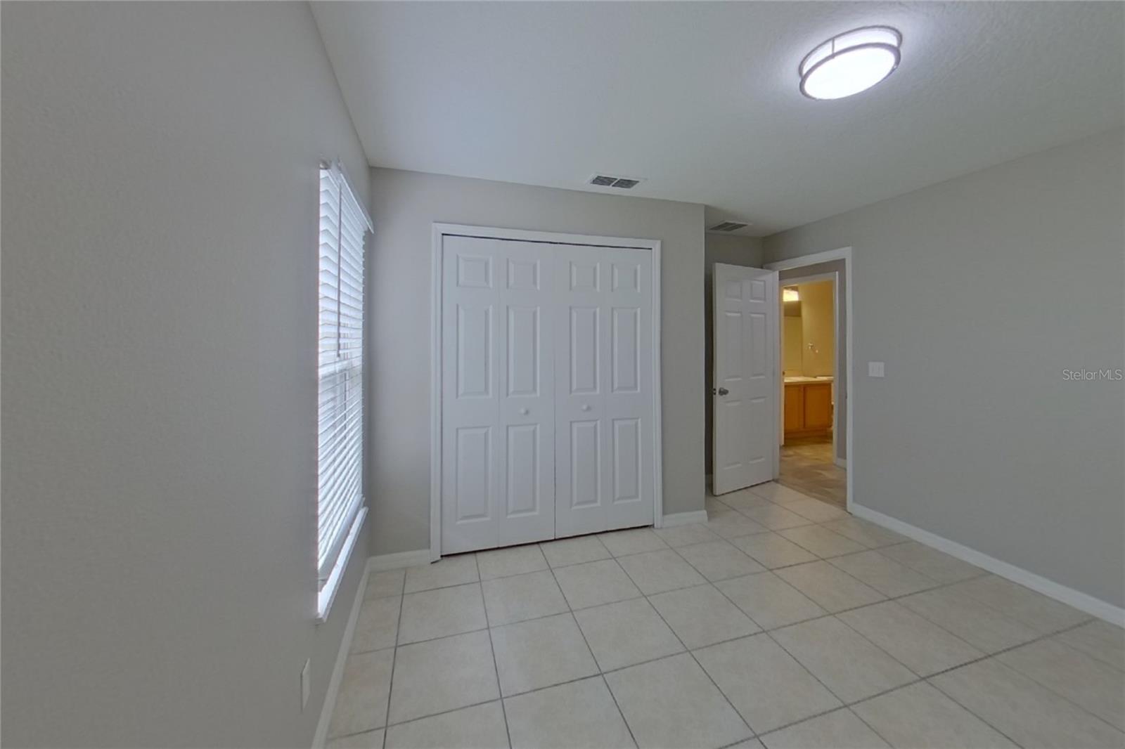 O6422813 Property Photo 13