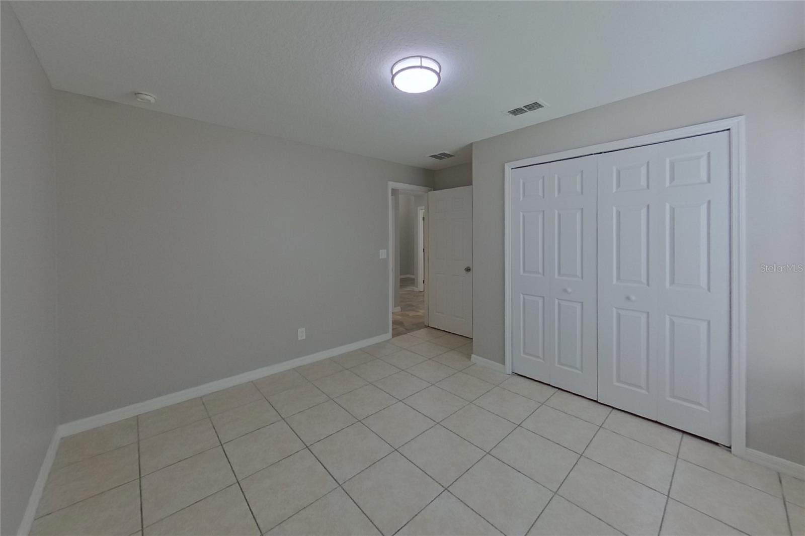 O6422813 Property Photo 14