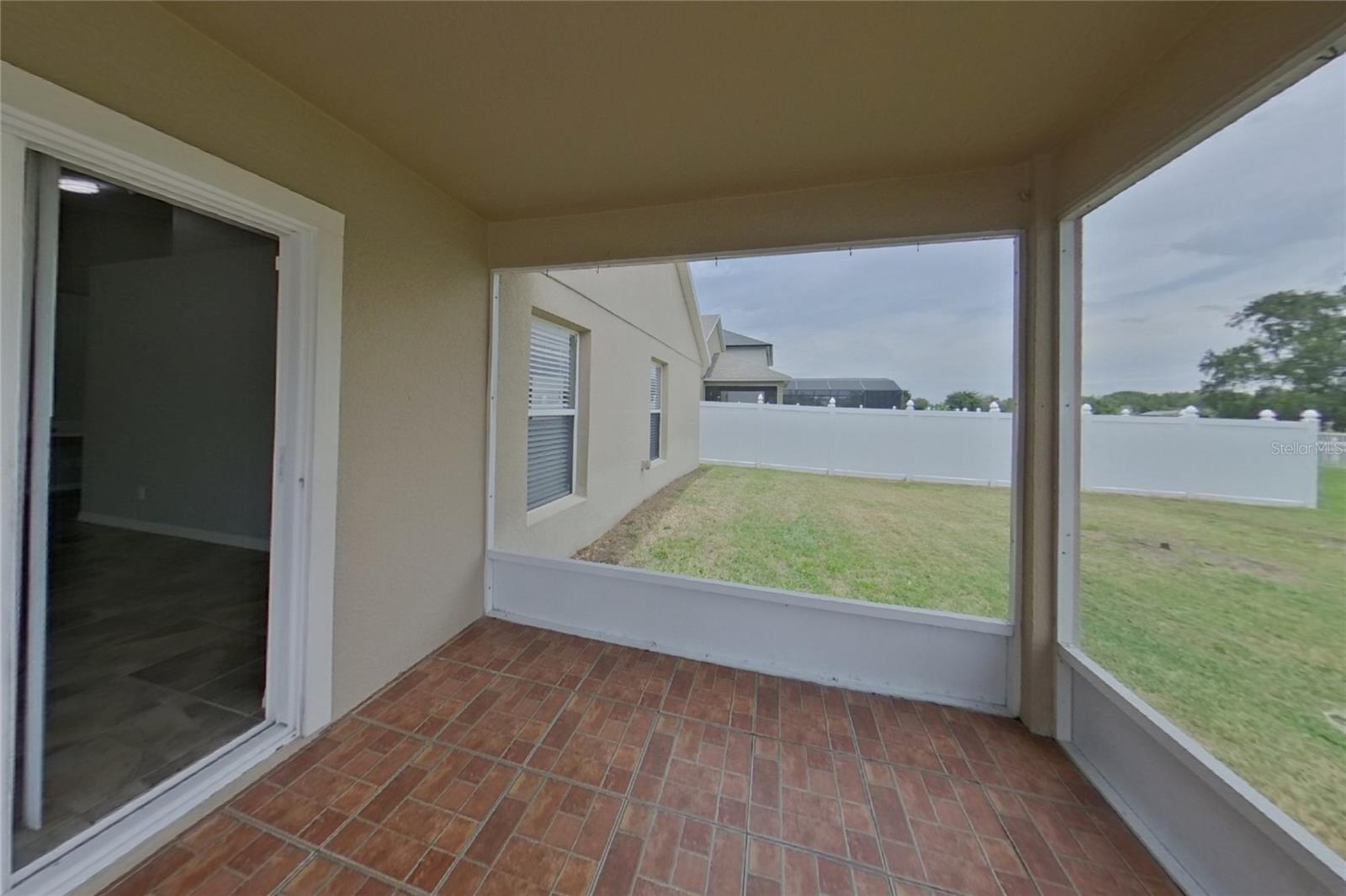 O6422813 Property Photo 17
