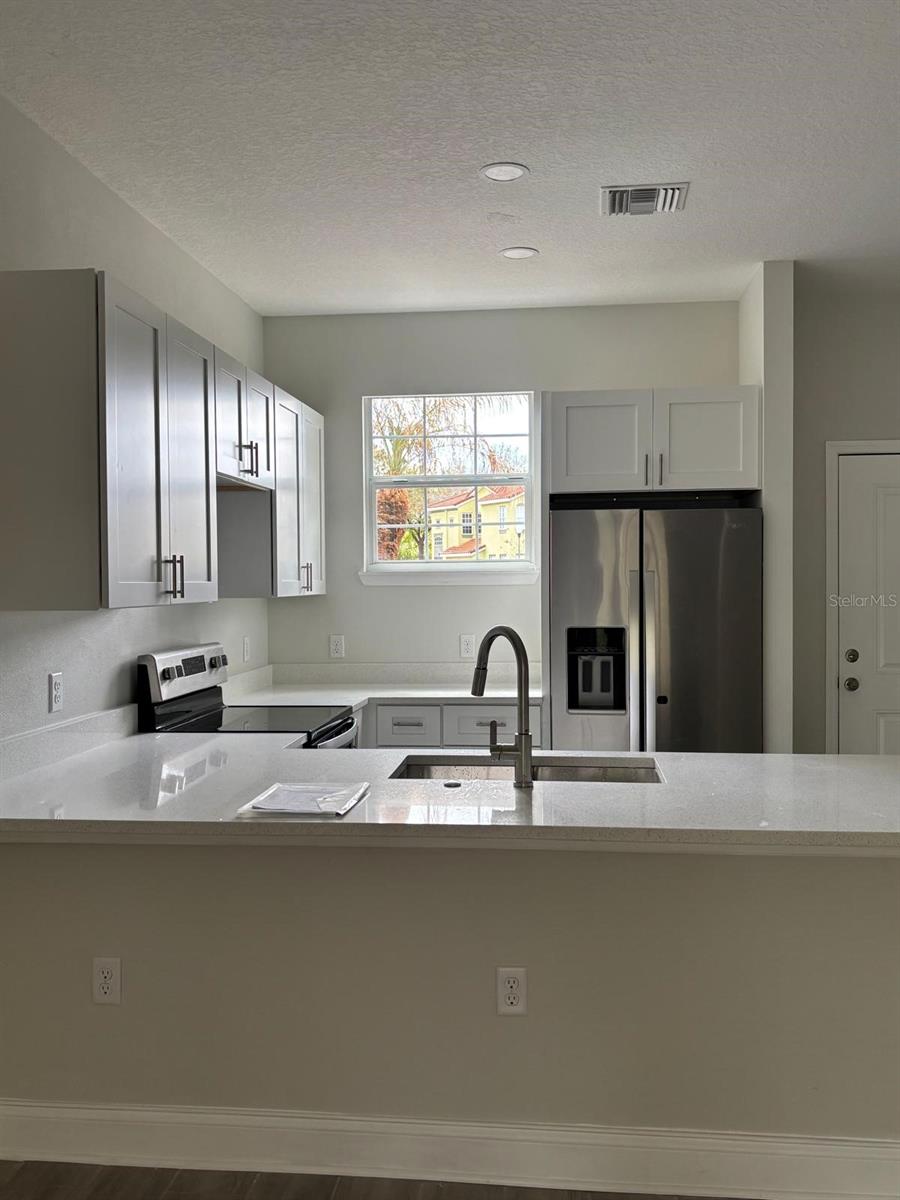 427 Madison Cir Property Photo 5