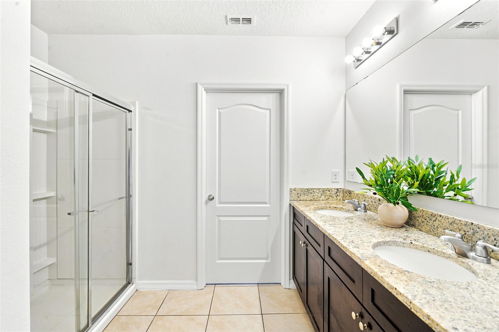 5125 Fiddlewood Way Property Photo 10