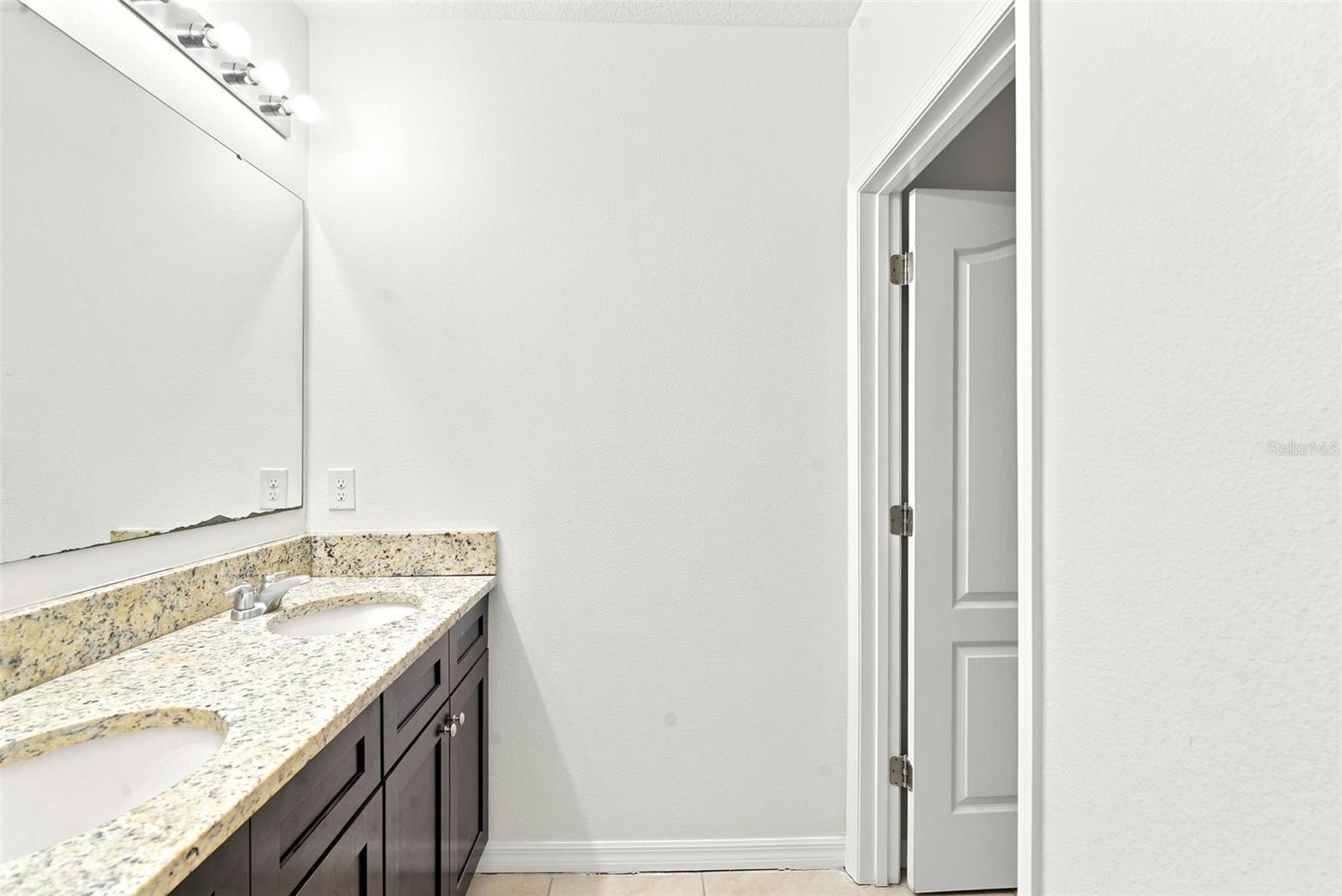 5125 Fiddlewood Way Property Photo 16