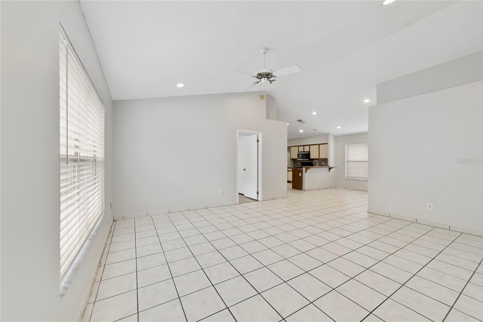 9752 Piney Point Cir Property Photo 3