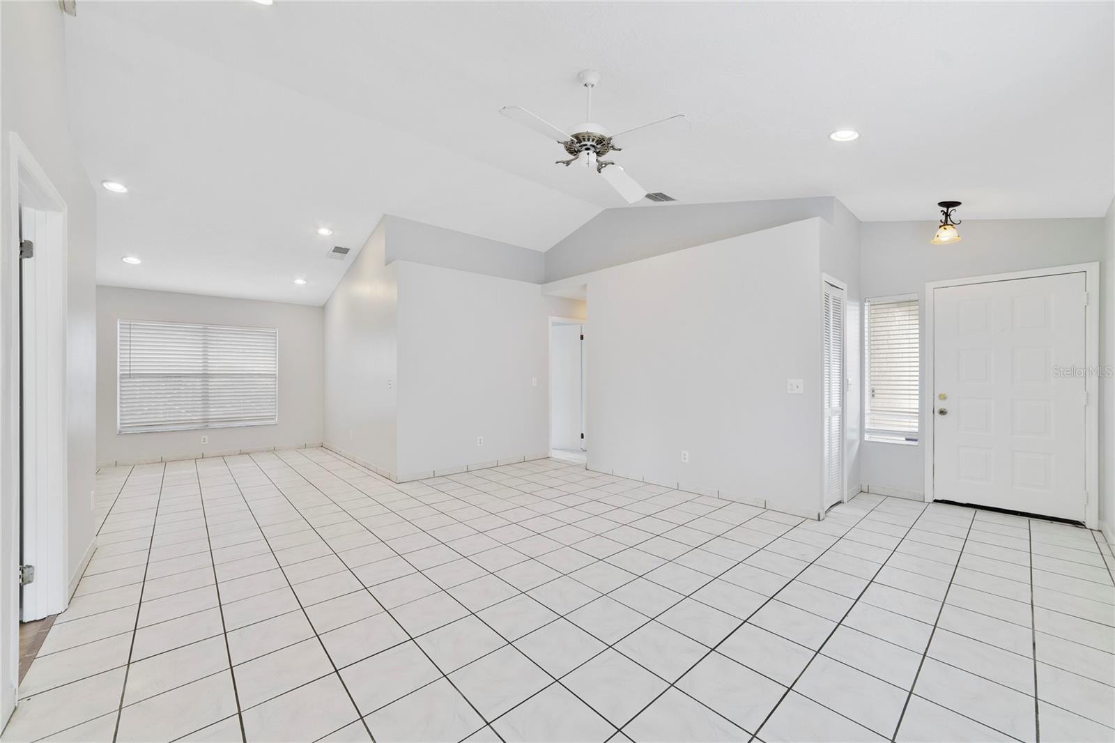 9752 Piney Point Cir Property Photo 4