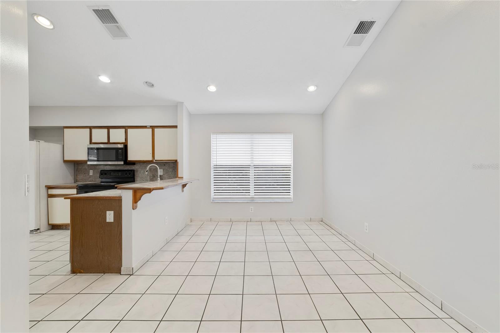 9752 Piney Point Cir Property Photo 5