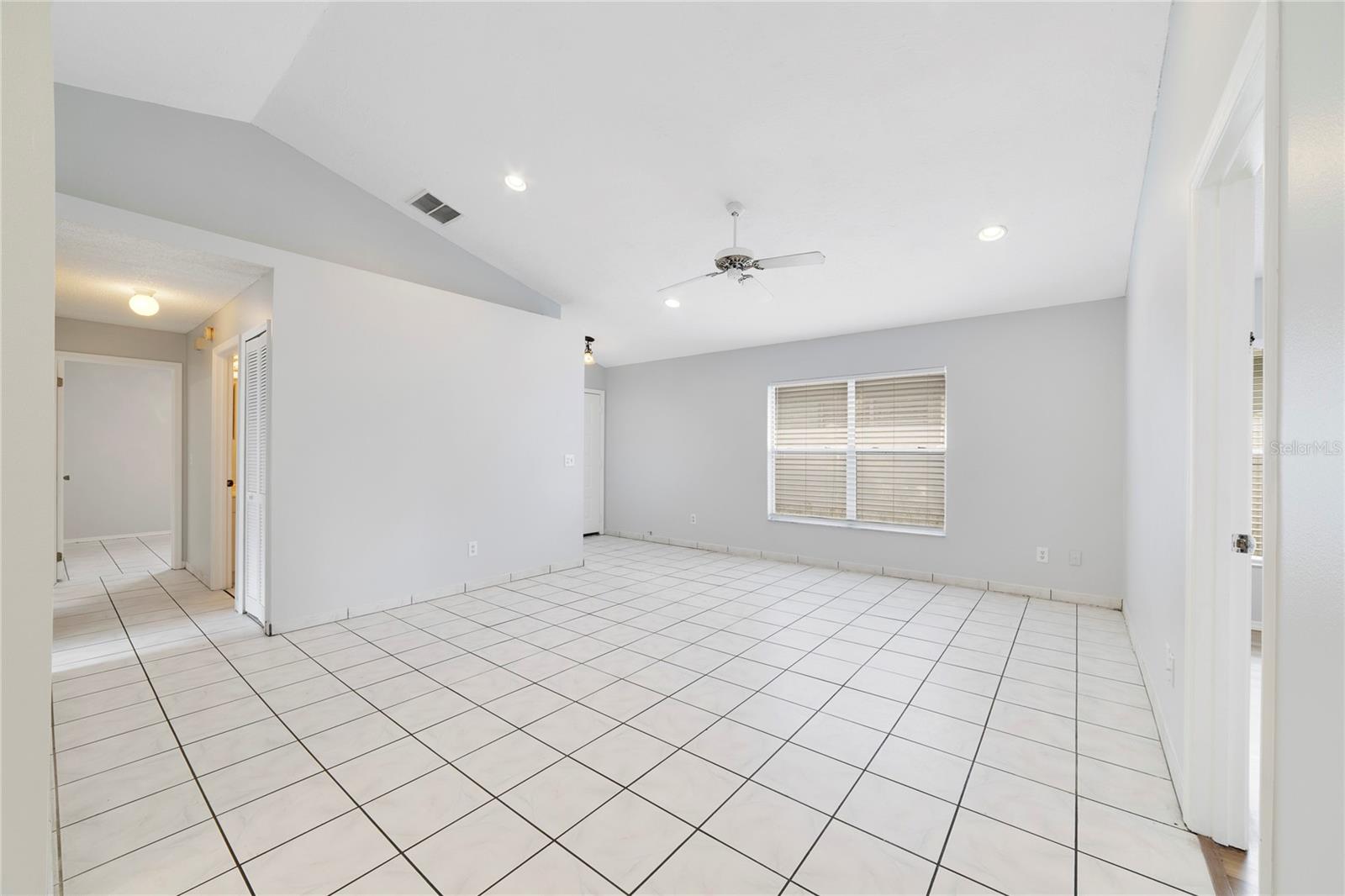 9752 Piney Point Cir Property Photo 6