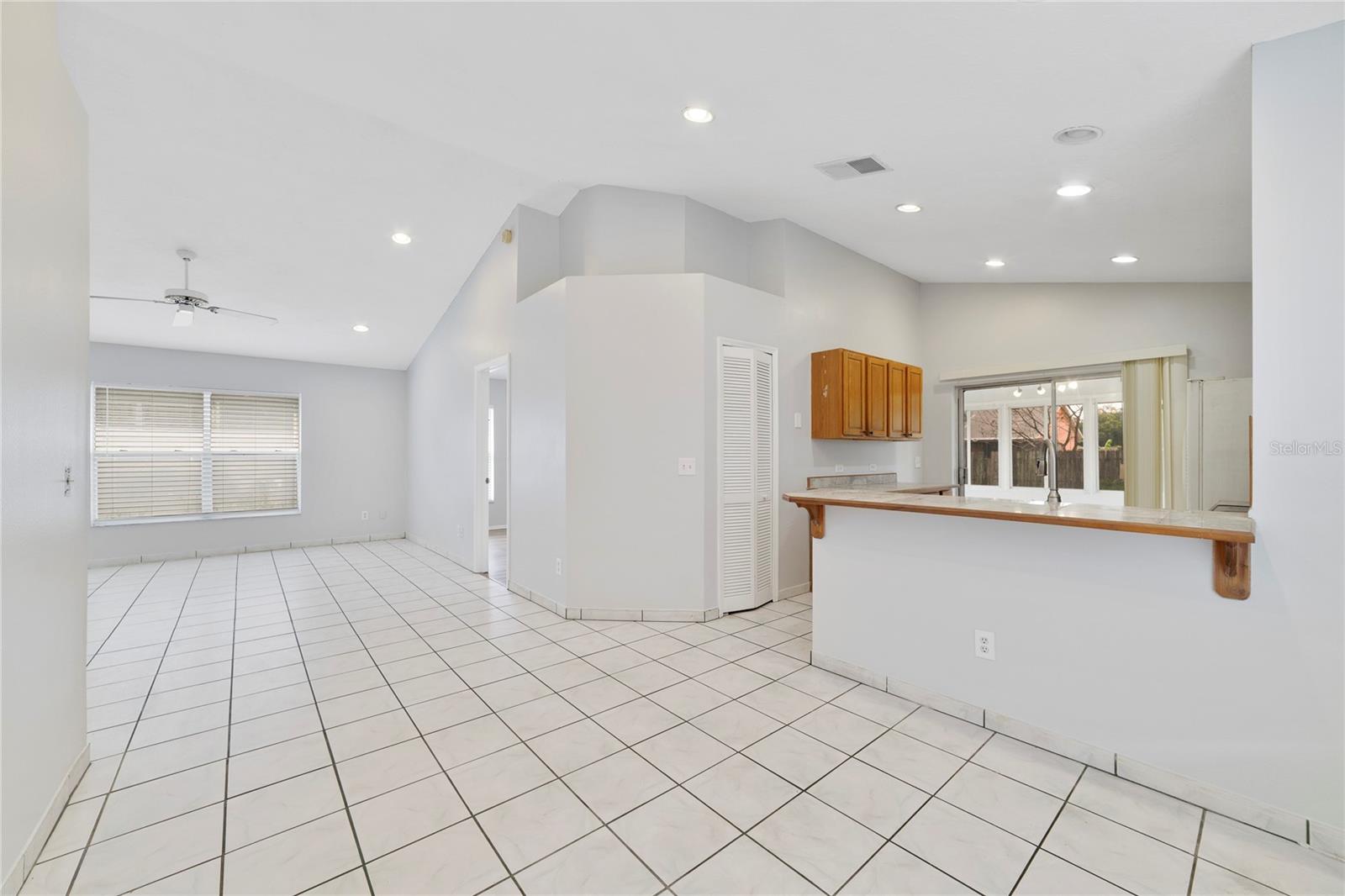 9752 Piney Point Cir Property Photo 7