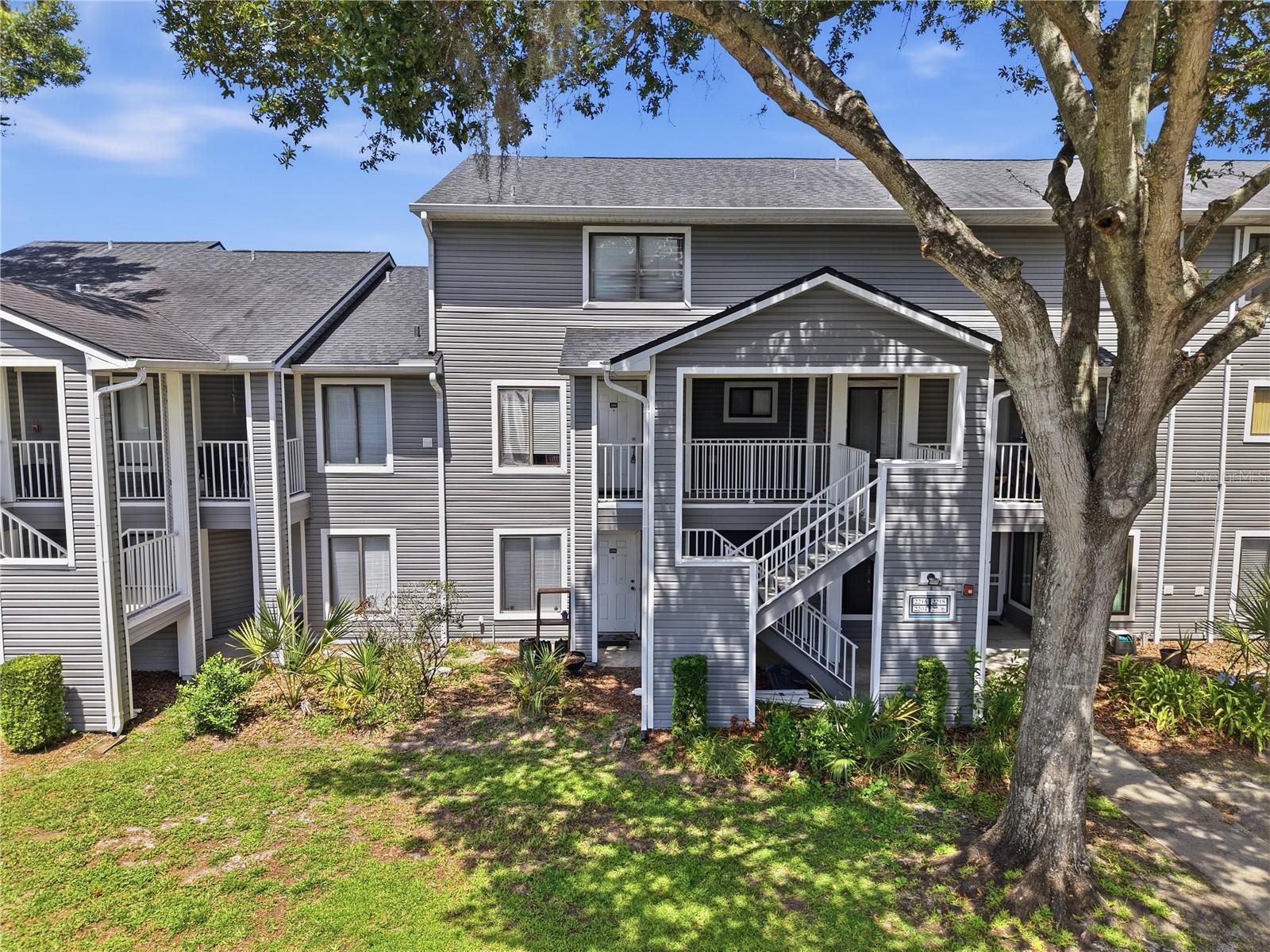2216 STONINGTON AVE #2216