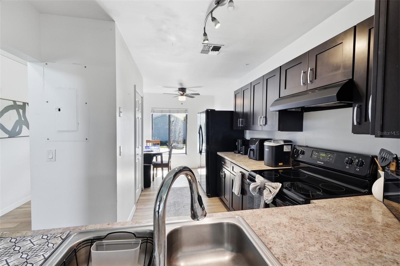 2216 Stonington Ave #2216 Property Photo 16