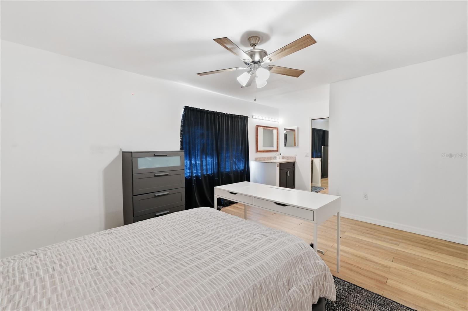 2216 Stonington Ave #2216 Property Photo 29