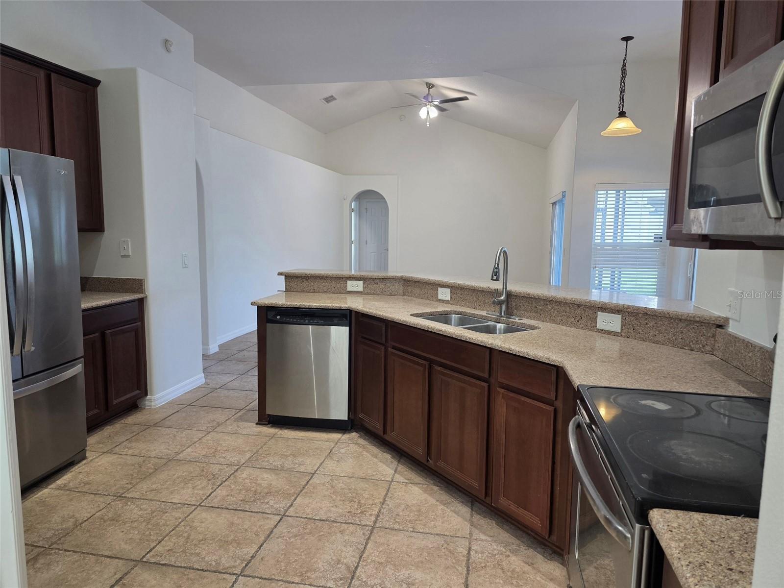 881 Seneca Trl Property Photo 3