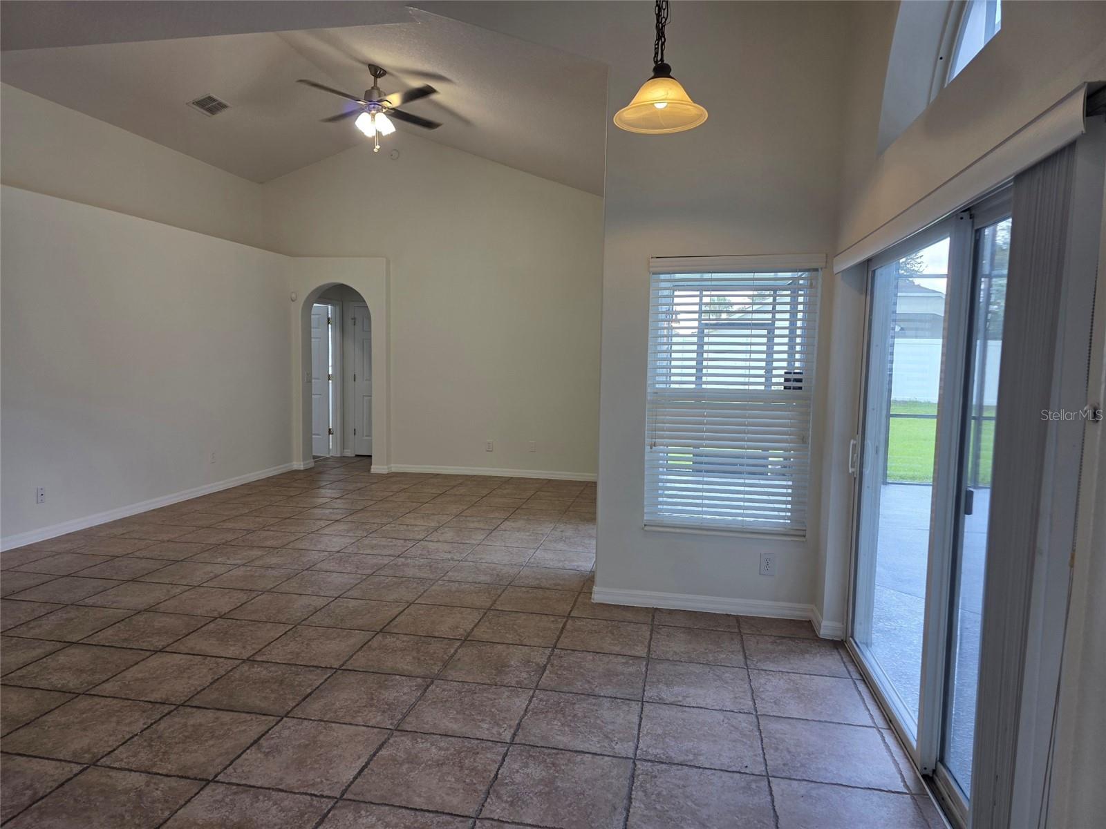 881 Seneca Trl Property Photo 4