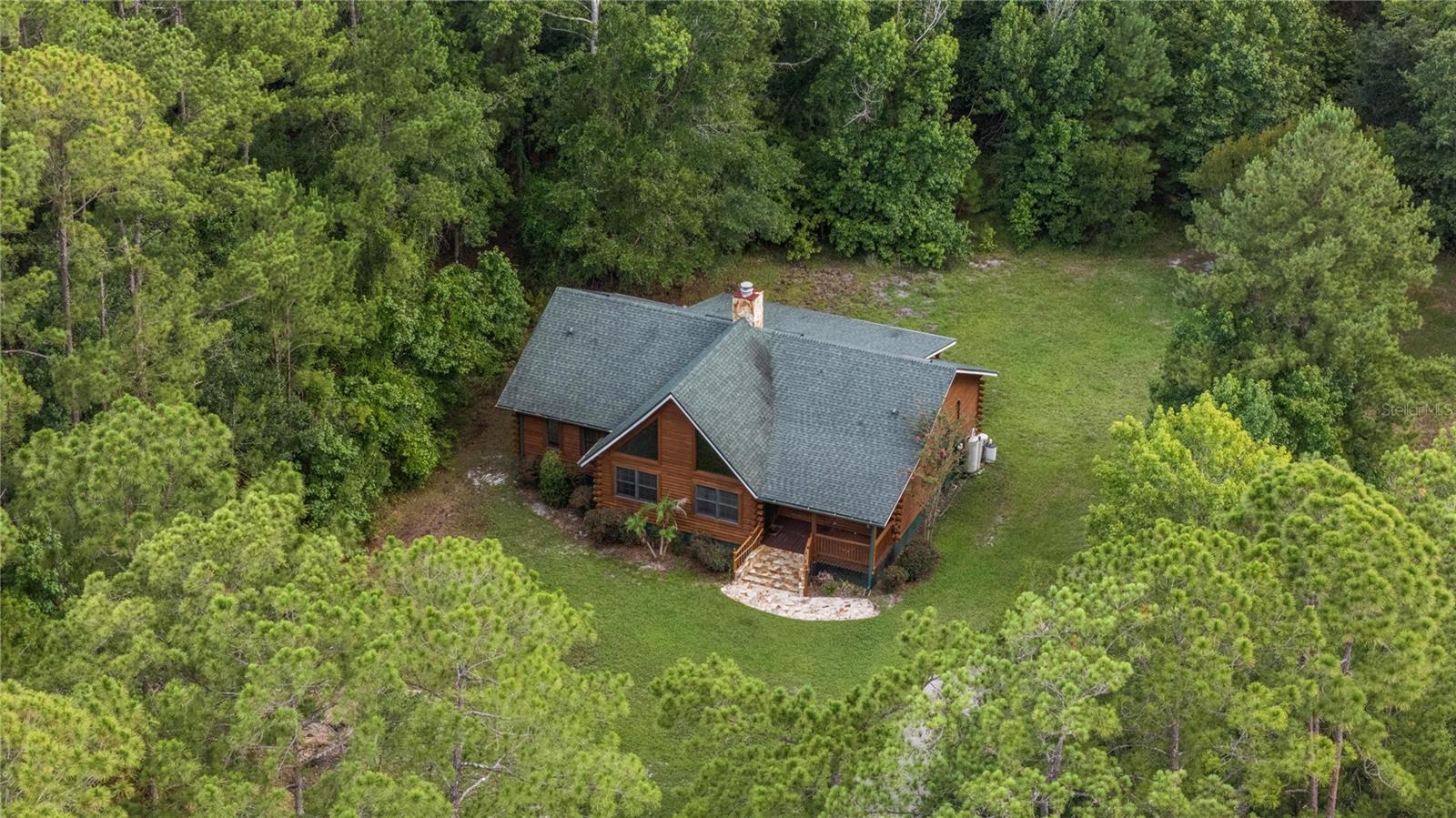 712 MALLARD DR